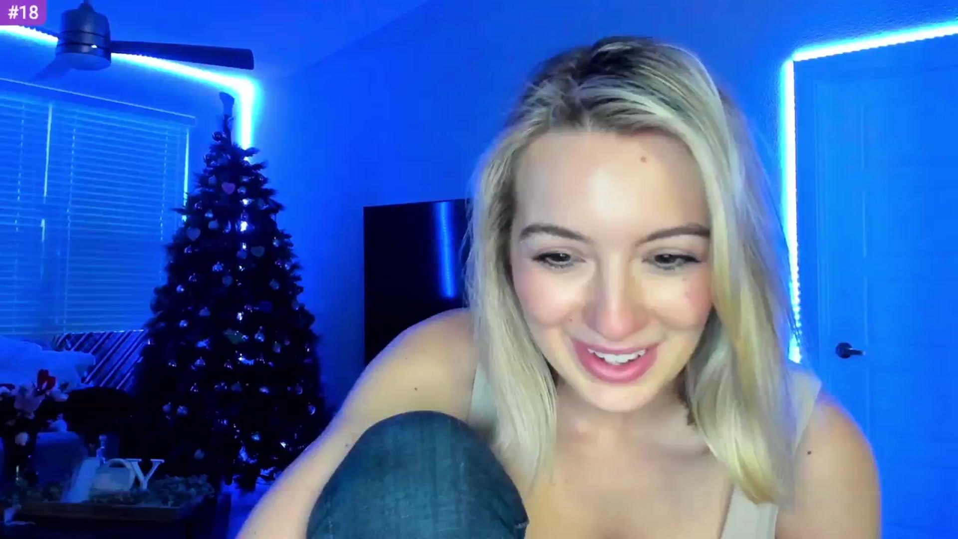 Gallery image thumbnail from Sammy_gray's myfreecams stream on, 02/24/2024, 04:42 image 3 of 20