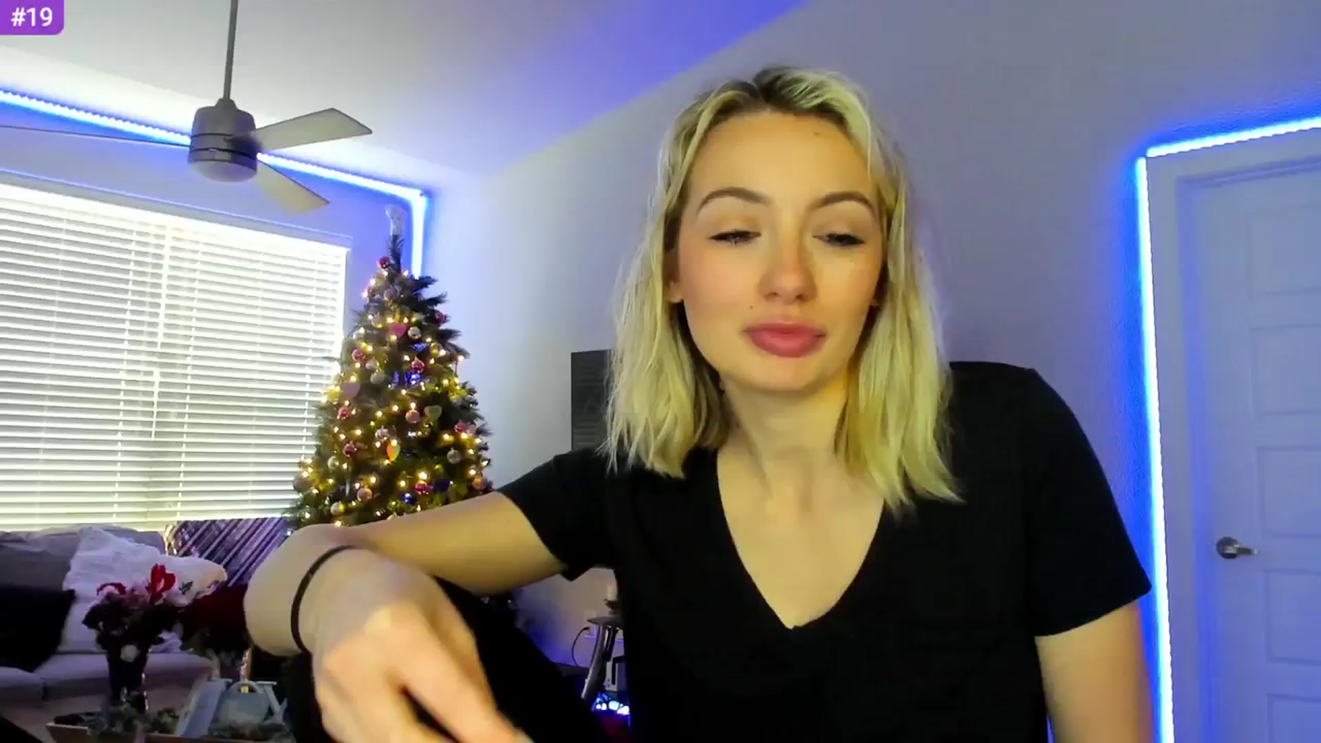 Gallery image thumbnail from Sammy_gray's myfreecams stream on, 02/24/2024, 21:42 image 9 of 20