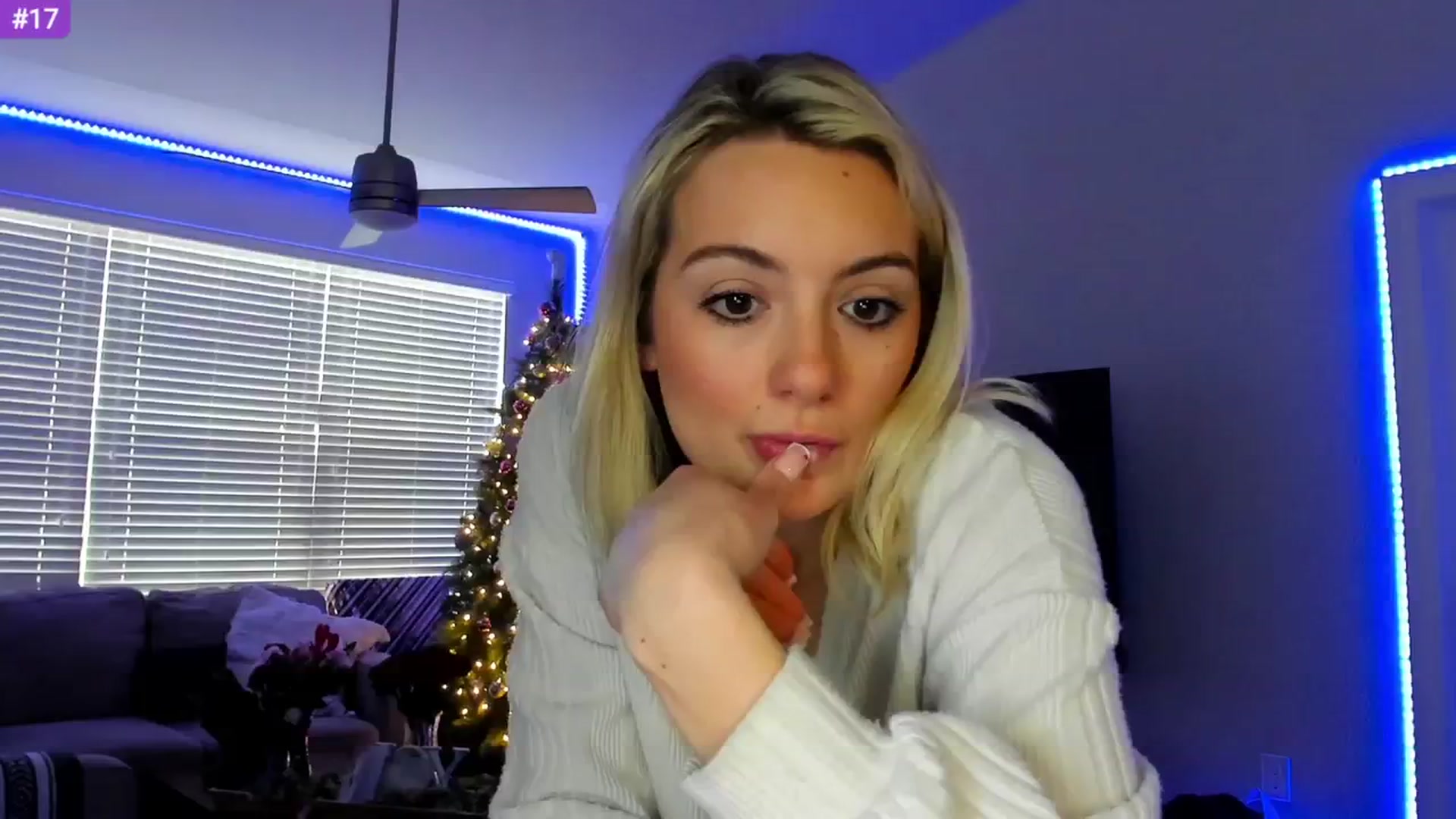 Gallery image thumbnail from Sammy_gray's myfreecams stream on, 02/26/2024, 24:54 image 4 of 20