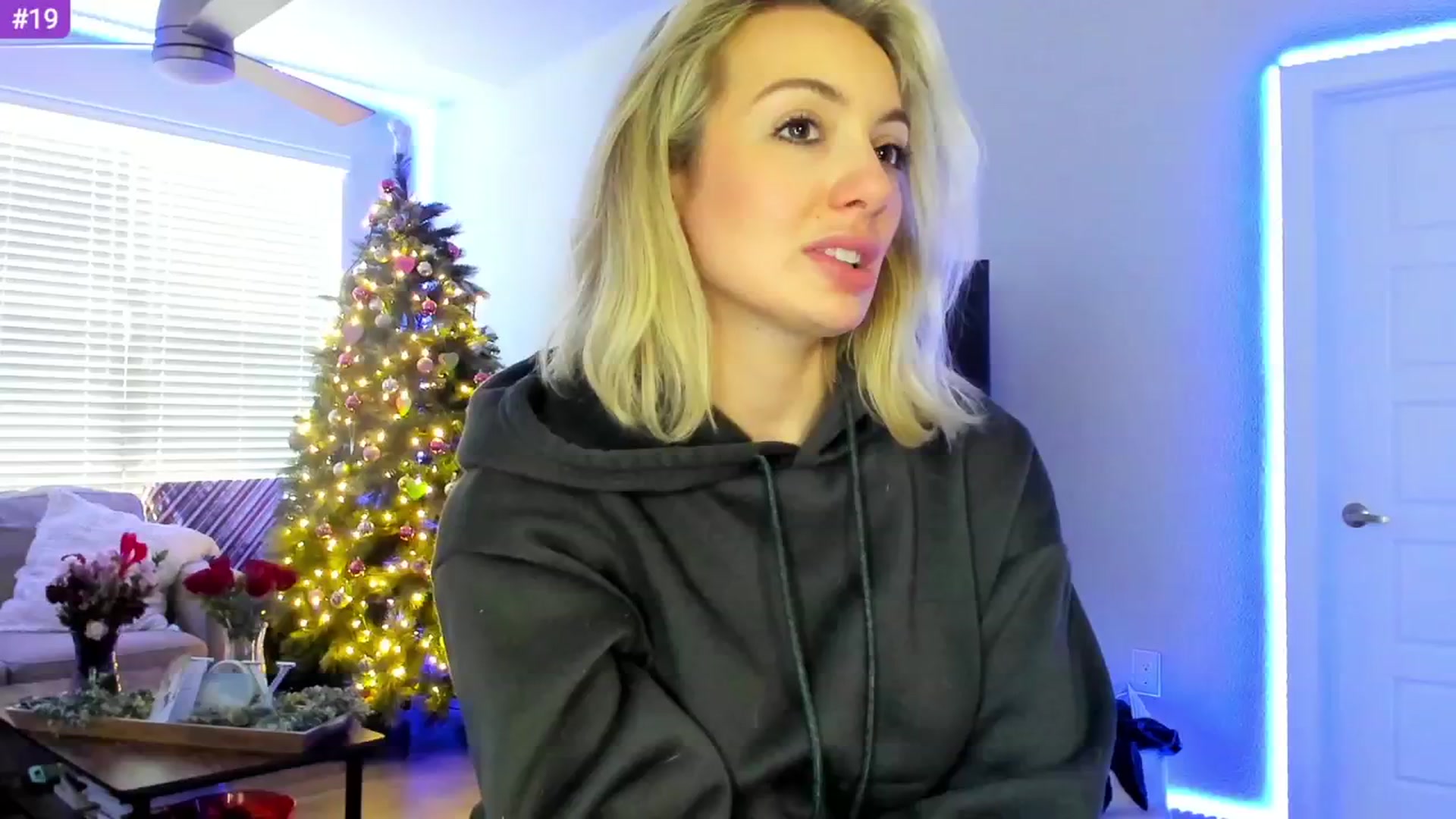 Gallery image thumbnail from Sammy_gray's myfreecams stream on, 02/27/2024, 23:34 image 3 of 20