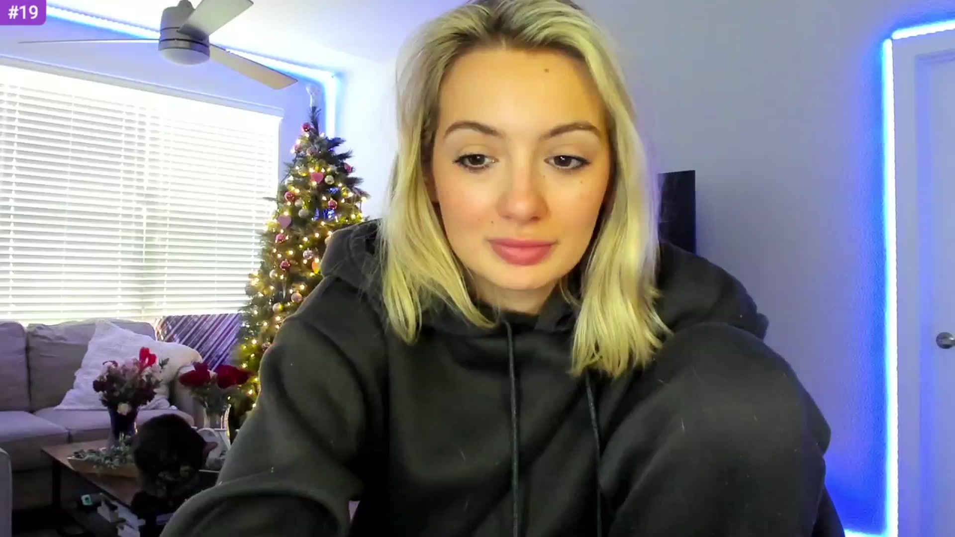 Gallery image thumbnail from Sammy_gray's myfreecams stream on, 02/27/2024, 23:34 image 6 of 20