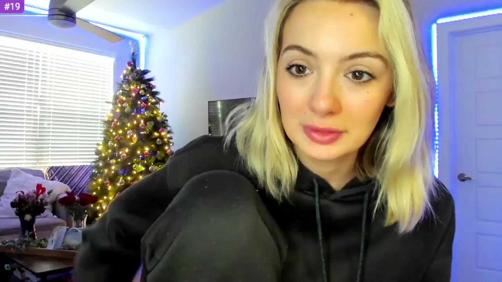 Gallery image thumbnail from Sammy_gray's myfreecams stream on, 02/27/2024, 23:34 image 2 of 20