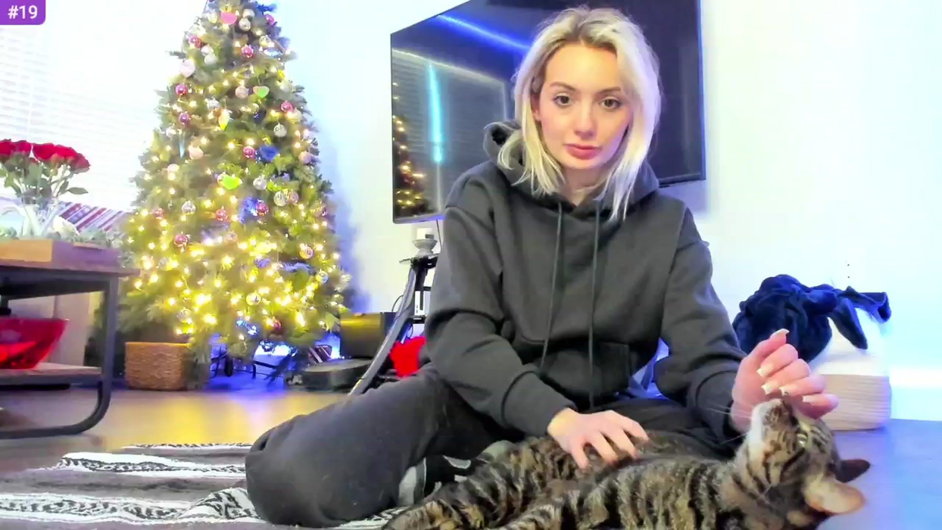 Gallery image thumbnail from Sammy_gray's myfreecams stream on, 02/28/2024, 24:32 image 11 of 20