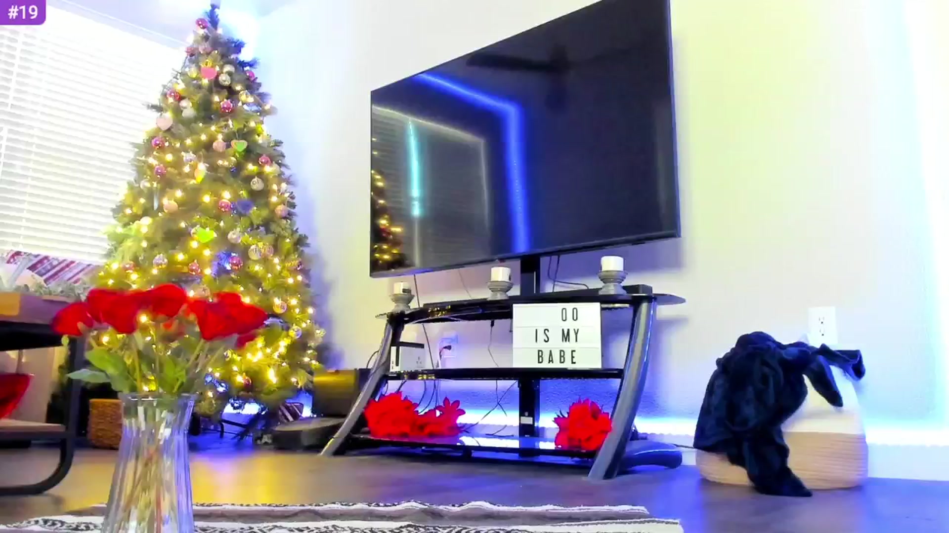 Gallery image thumbnail from Sammy_gray's myfreecams stream on, 02/28/2024, 24:32 image 20 of 20