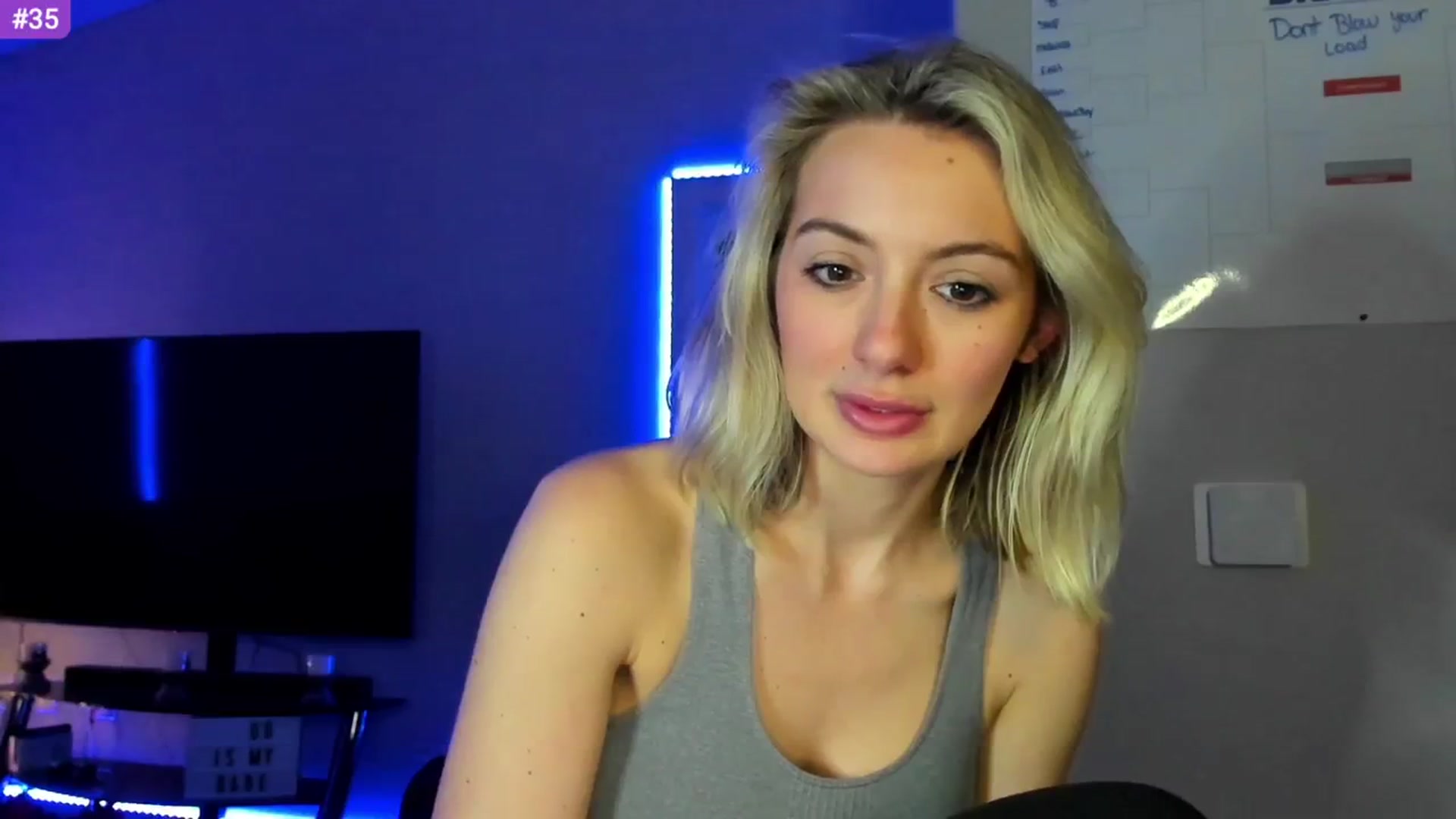 Gallery image thumbnail from Sammy_gray's myfreecams stream on, 03/06/2024, 03:39 image 14 of 20