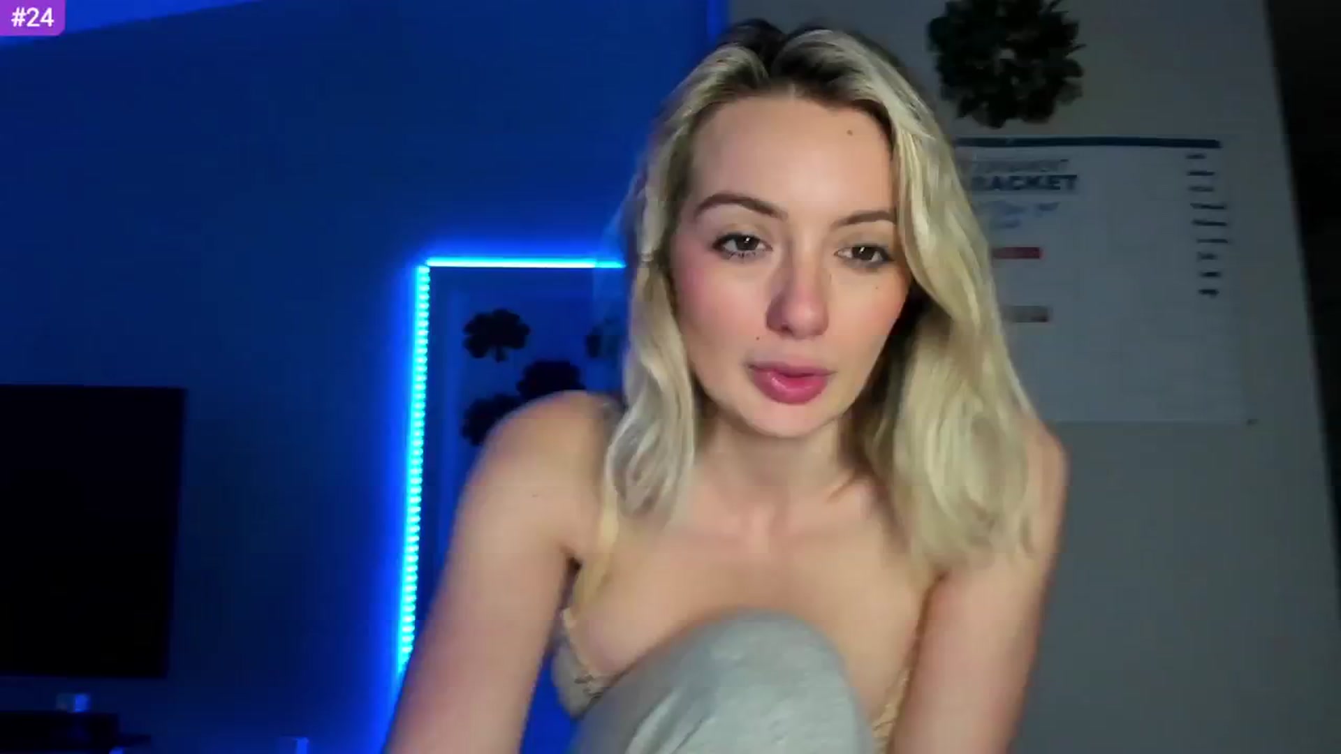 Gallery image thumbnail from Sammy_gray's myfreecams stream on, 03/08/2024, 04:31 image 5 of 20