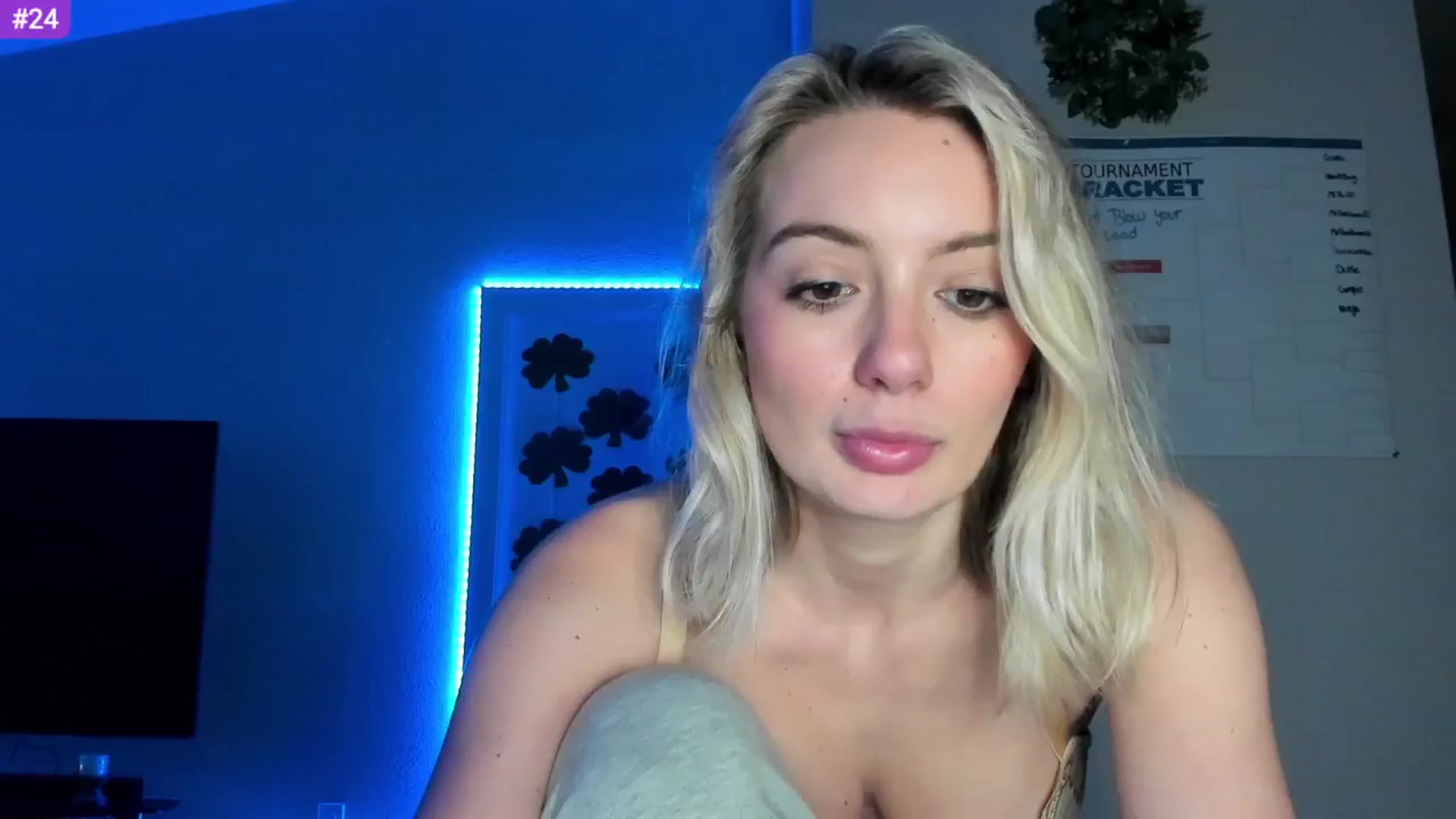 Gallery image thumbnail from Sammy_gray's myfreecams stream on, 03/08/2024, 04:31 image 7 of 20