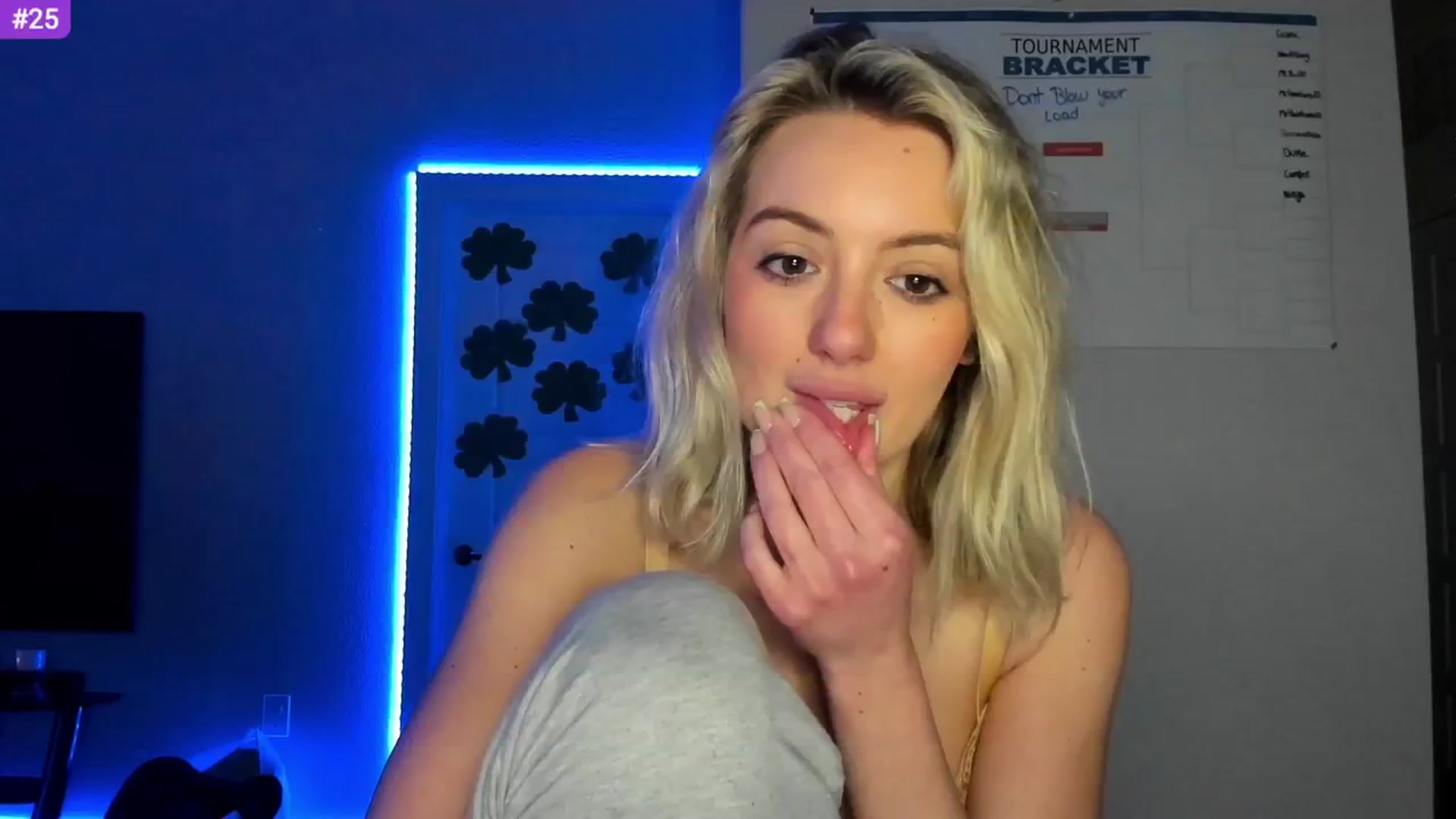Gallery image thumbnail from Sammy_gray's myfreecams stream on, 03/08/2024, 04:31 image 19 of 20
