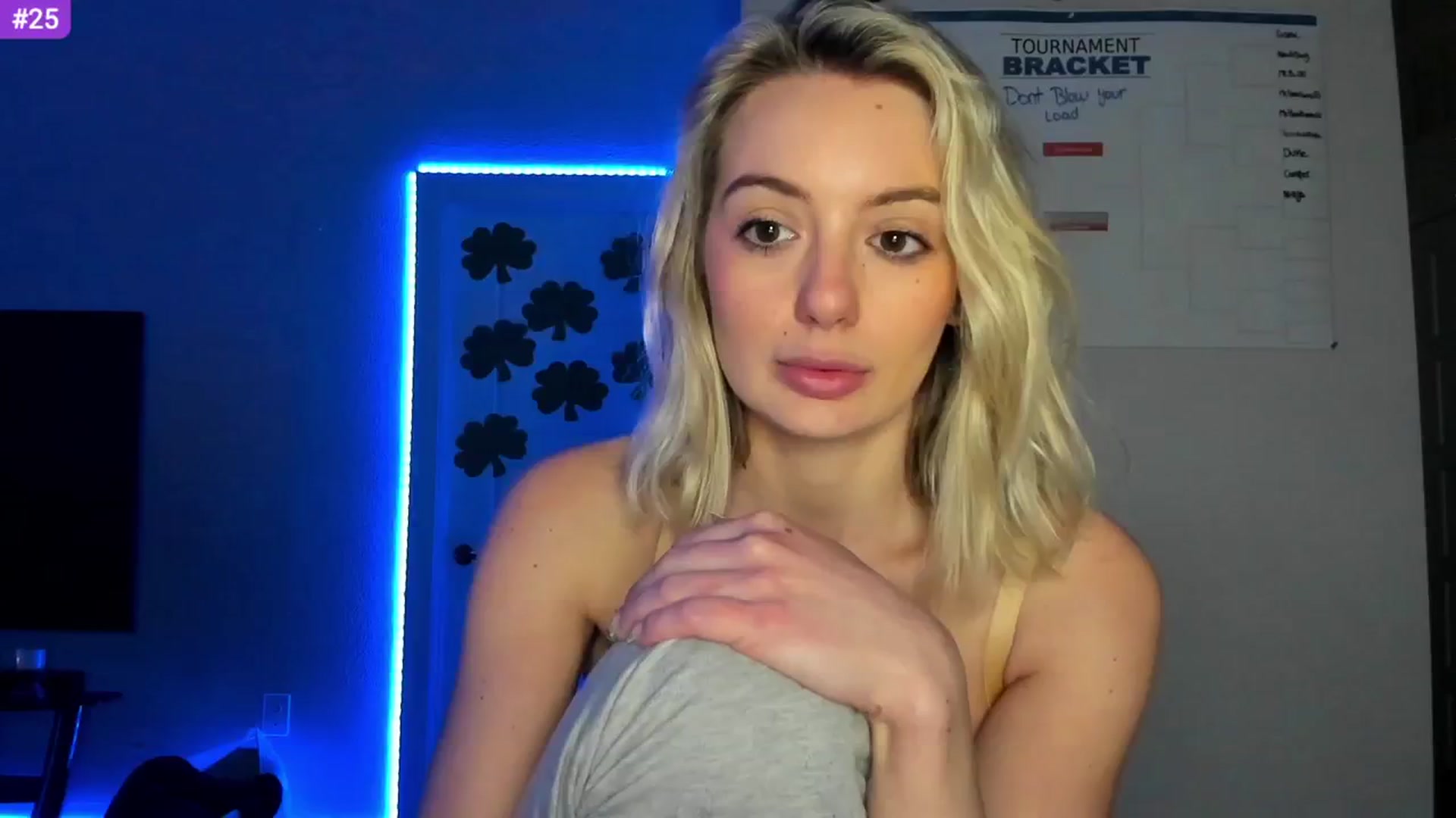 Gallery image thumbnail from Sammy_gray's myfreecams stream on, 03/08/2024, 04:31 image 18 of 20