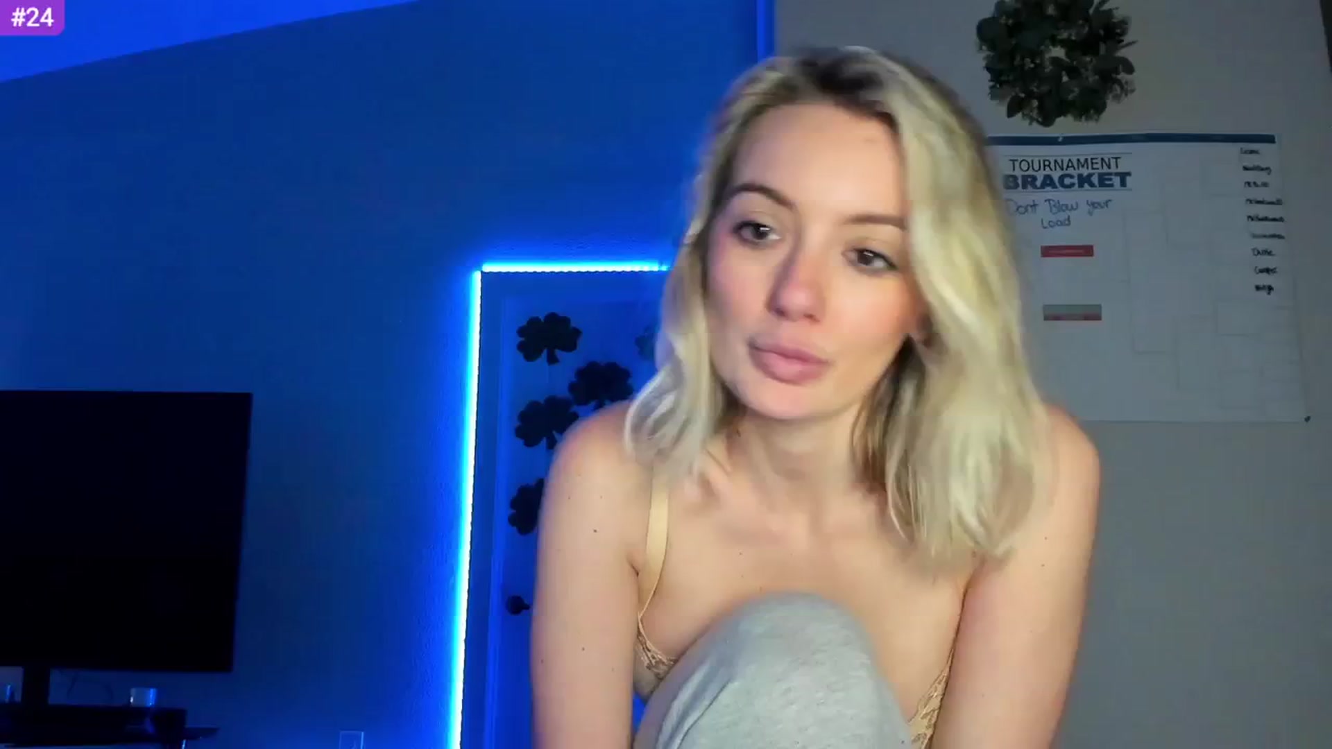Gallery image thumbnail from Sammy_gray's myfreecams stream on, 03/08/2024, 04:31 image 4 of 20