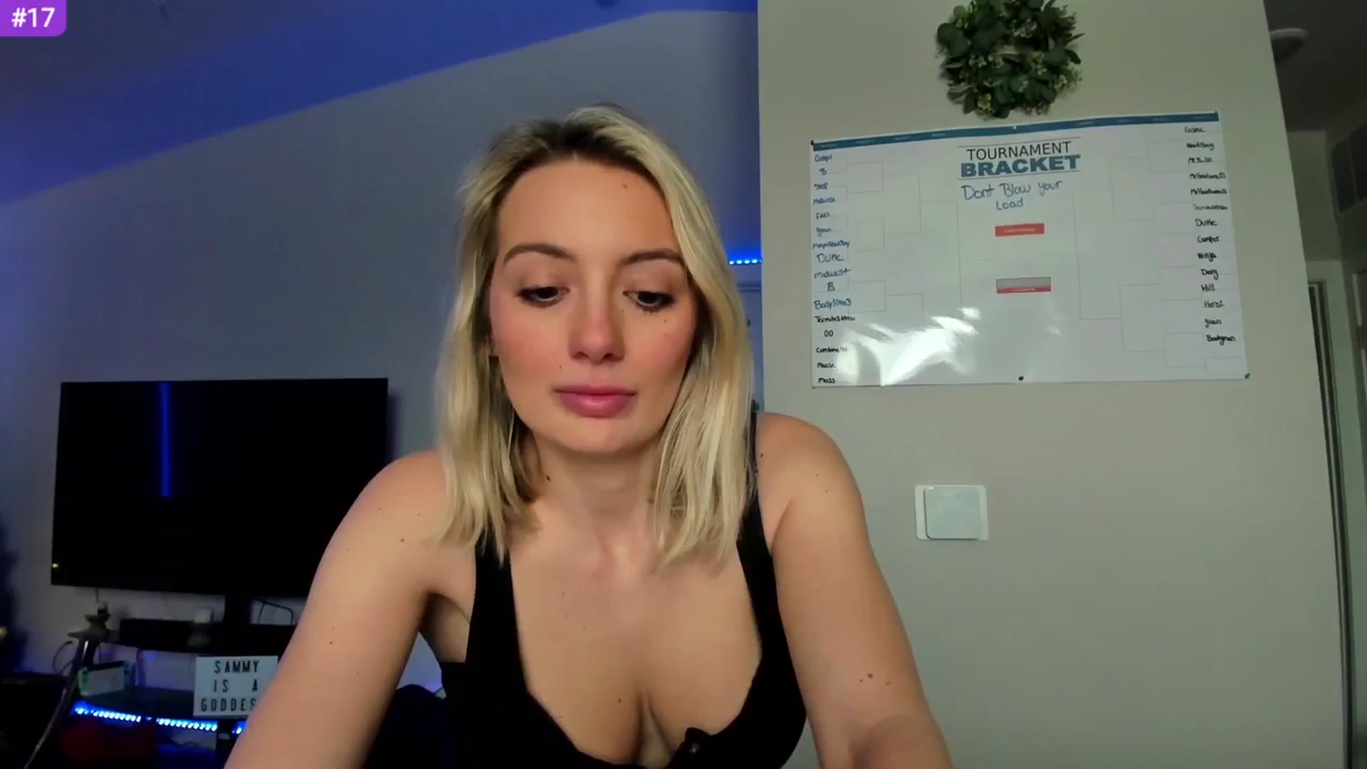 Gallery image thumbnail from Sammy_gray's myfreecams stream on, 03/12/2024, 24:00 image 8 of 20