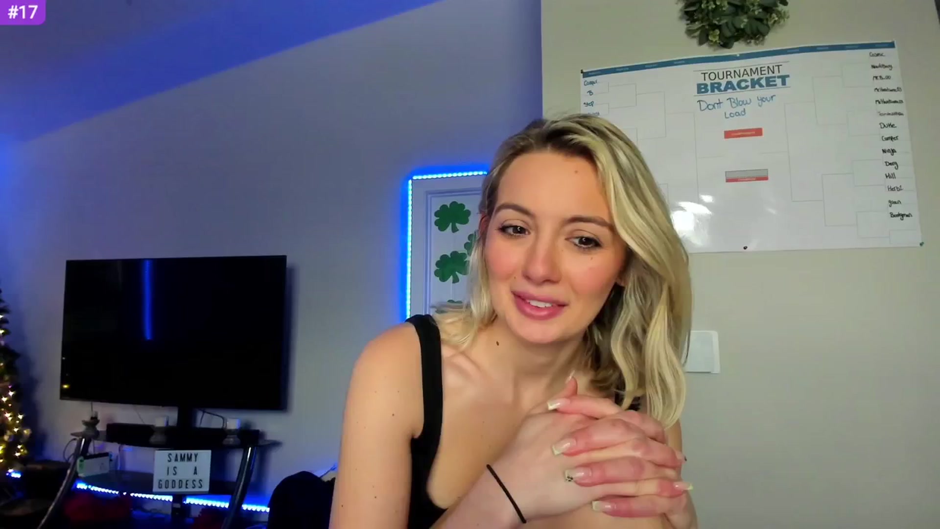 Gallery image thumbnail from Sammy_gray's myfreecams stream on, 03/12/2024, 24:00 image 18 of 20