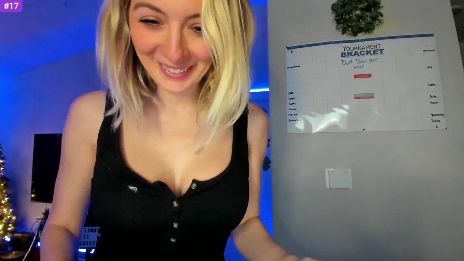 Gallery image thumbnail from Sammy_gray's myfreecams stream on, 03/12/2024, 01:34 image 4 of 20