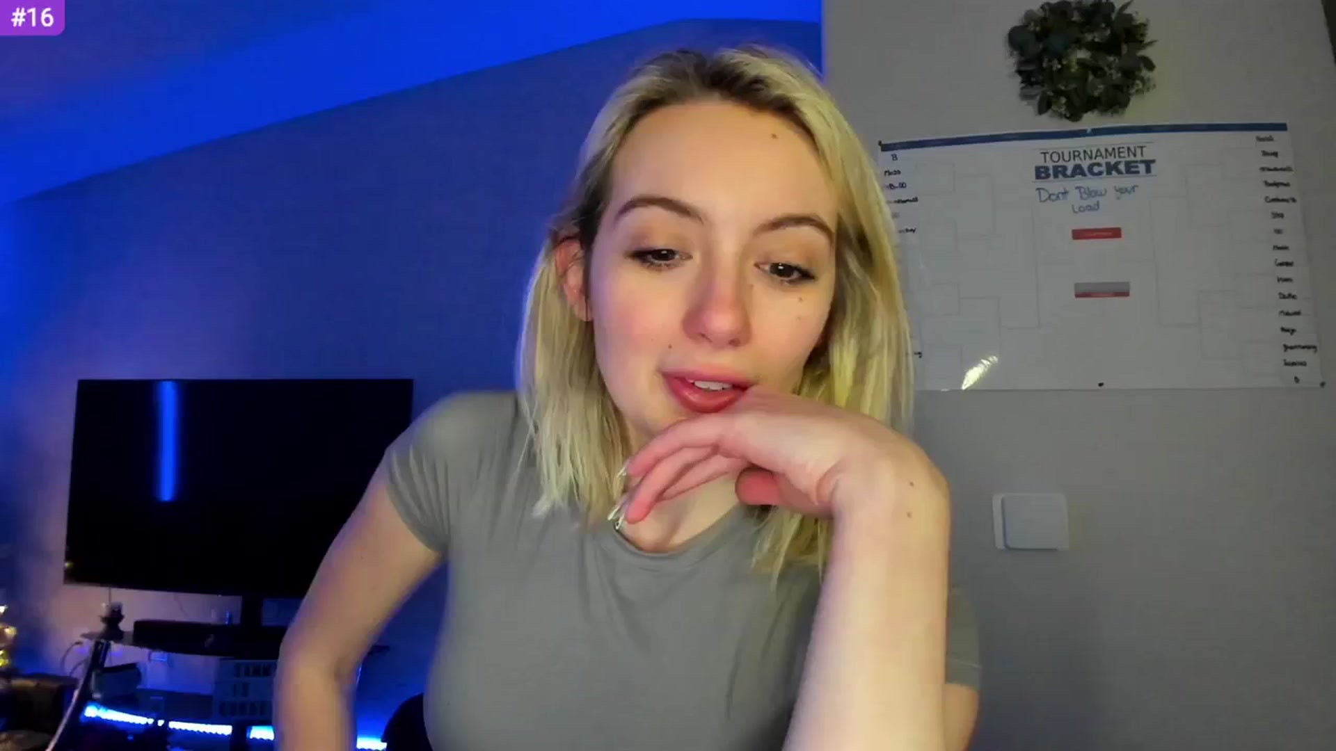 Gallery image thumbnail from Sammy_gray's myfreecams stream on, 03/13/2024, 08:11 image 5 of 20