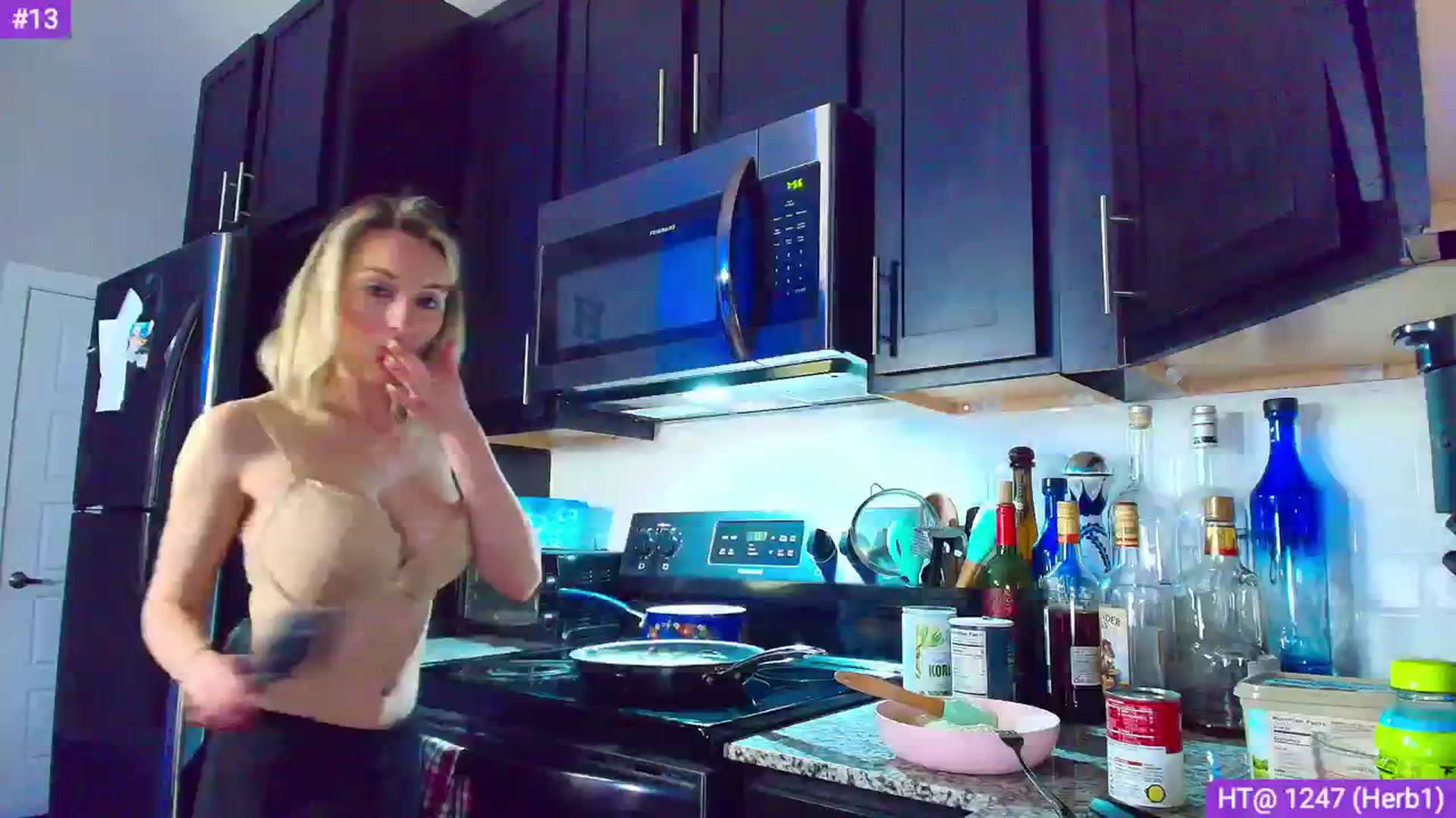 Gallery image thumbnail from Sammy_gray's myfreecams stream on, 03/19/2024, 05:05 image 5 of 20