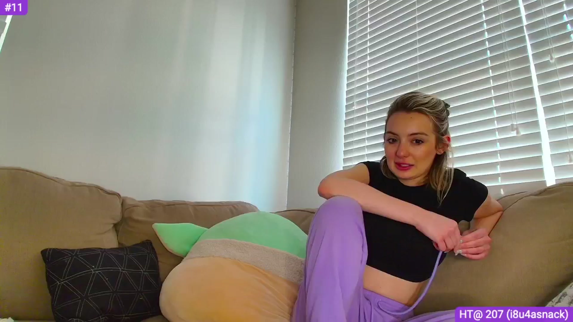 Gallery image thumbnail from Sammy_gray's myfreecams stream on, 03/21/2024, 24:03 image 10 of 20