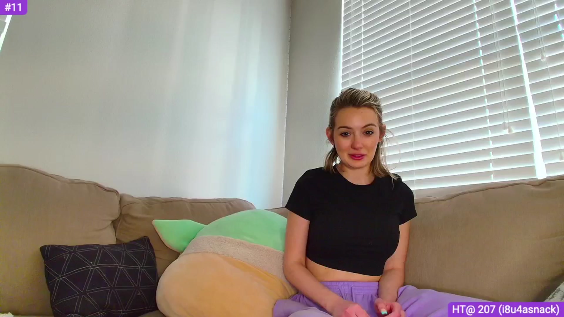 Gallery image thumbnail from Sammy_gray's myfreecams stream on, 03/21/2024, 24:03 image 8 of 20