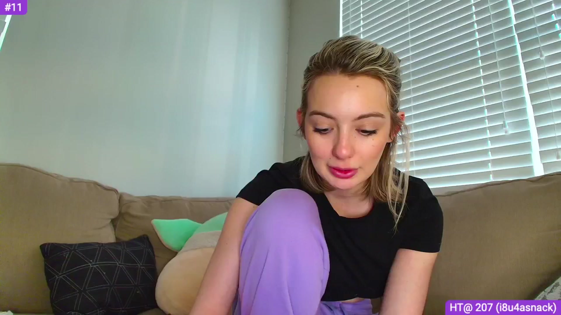 Gallery image thumbnail from Sammy_gray's myfreecams stream on, 03/21/2024, 24:03 image 11 of 20
