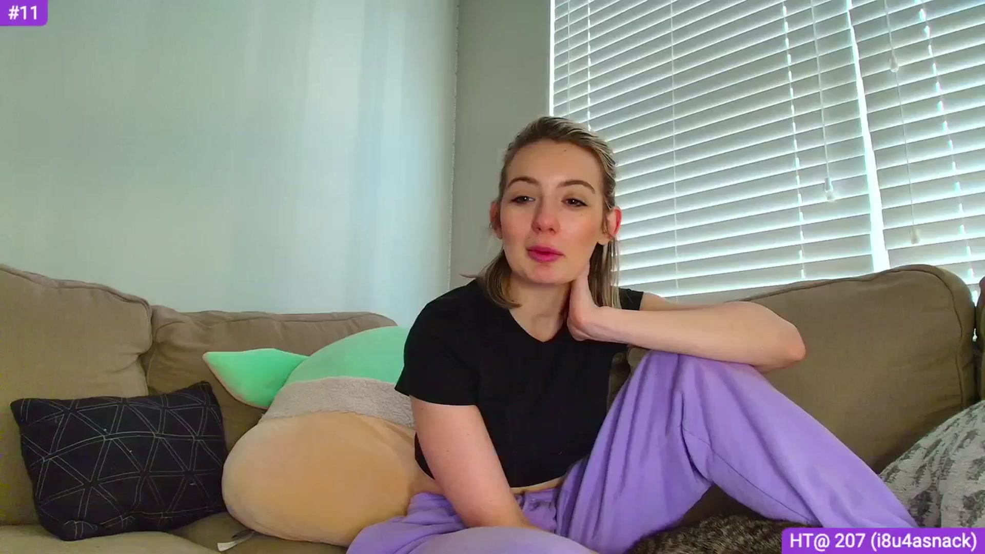 Gallery image thumbnail from Sammy_gray's myfreecams stream on, 03/21/2024, 24:03 image 16 of 20