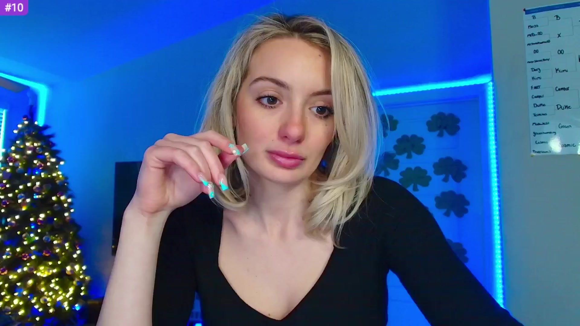 Gallery image thumbnail from Sammy_gray's myfreecams stream on, 03/25/2024, 24:00 image 4 of 20