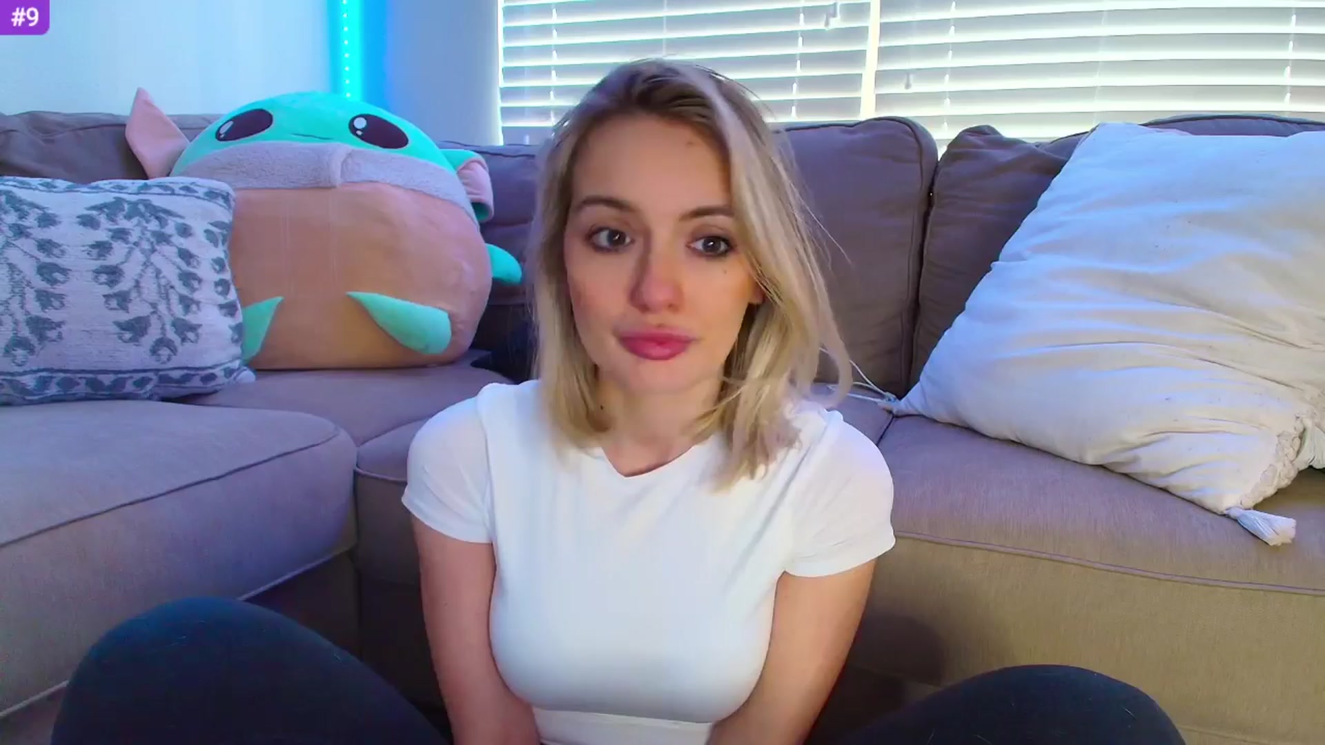 Gallery image thumbnail from Sammy_gray's myfreecams stream on, 03/26/2024, 23:15 image 1 of 20