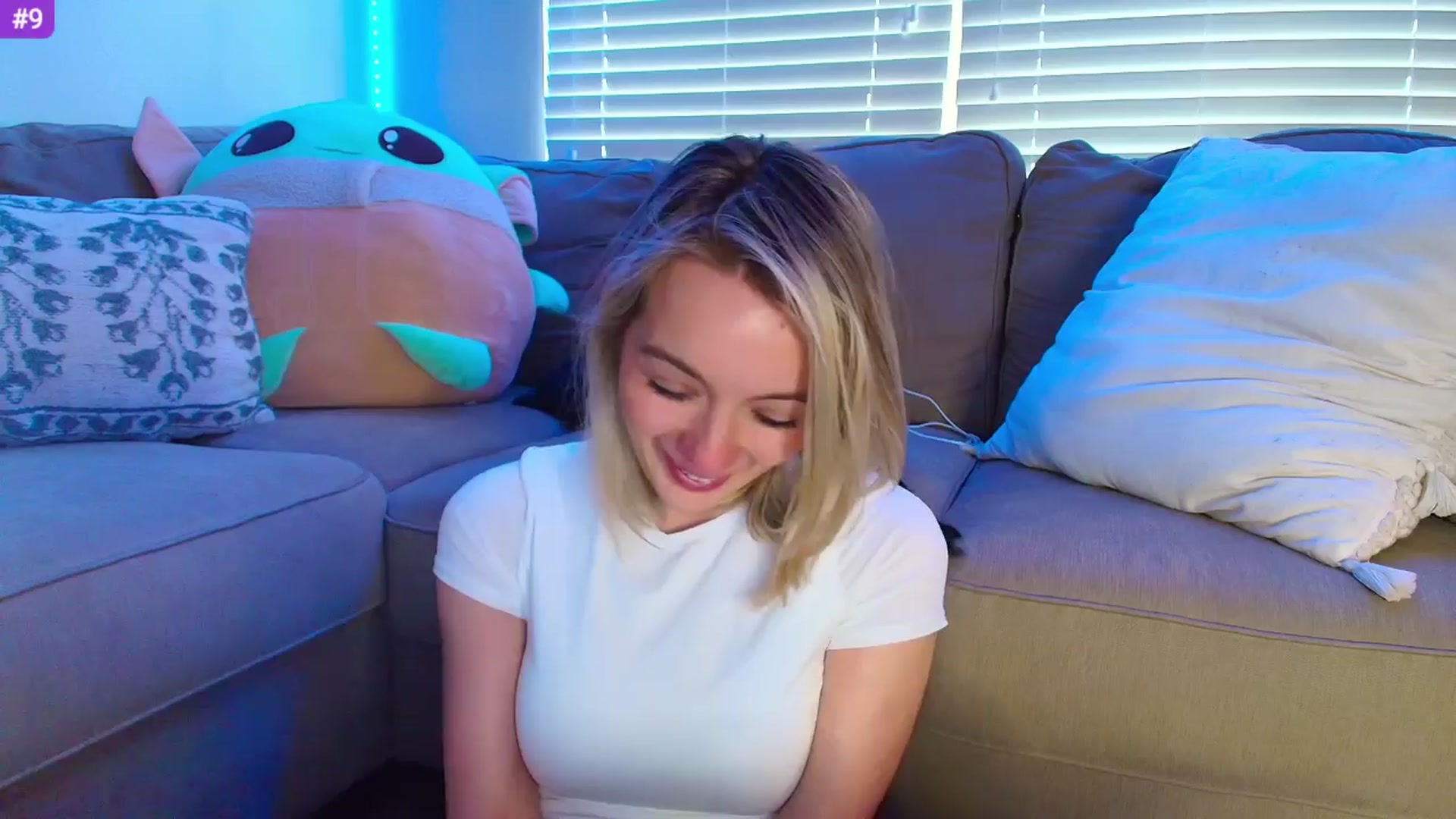 Gallery image thumbnail from Sammy_gray's myfreecams stream on, 03/26/2024, 23:15 image 8 of 20