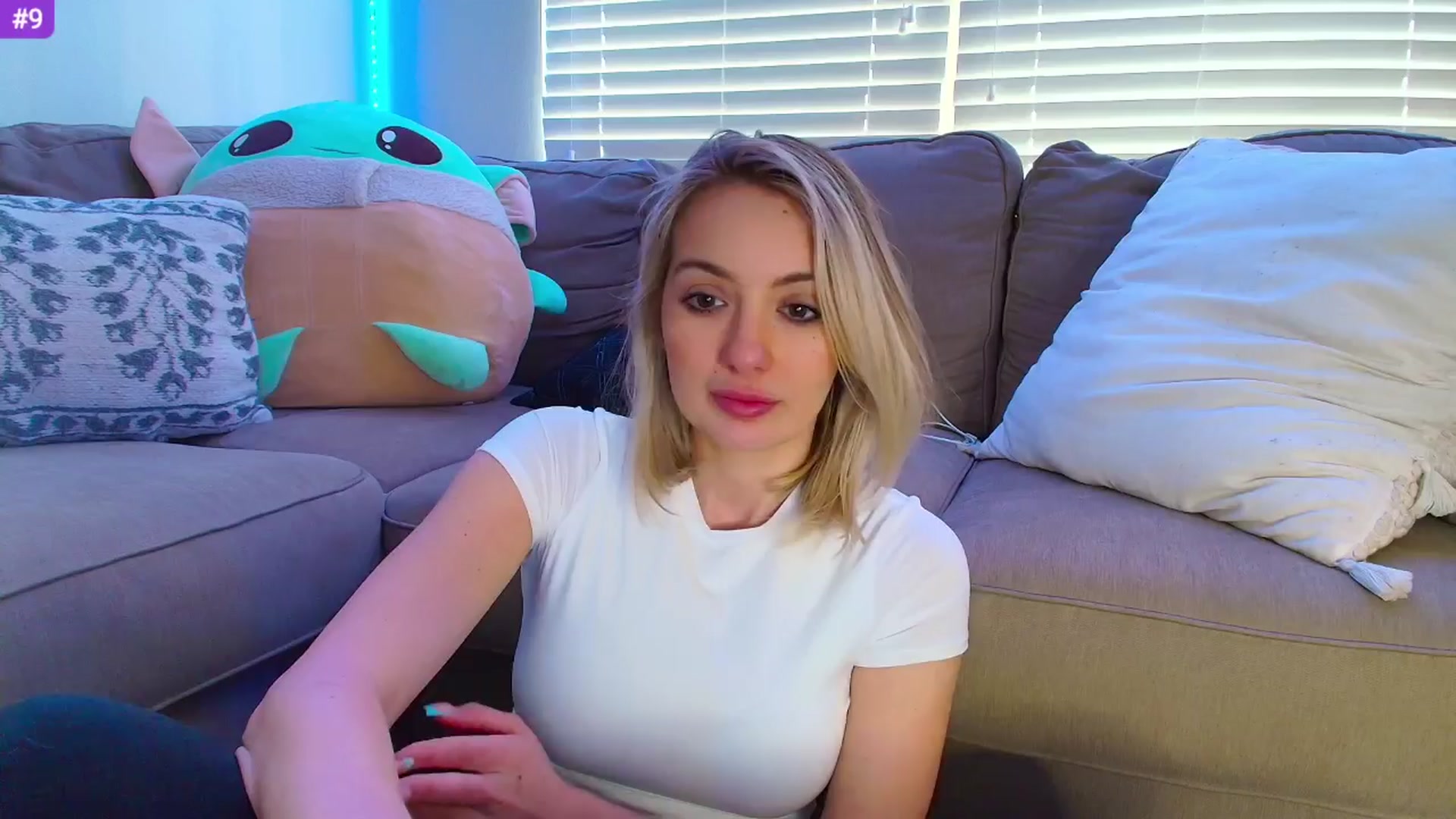 Gallery image thumbnail from Sammy_gray's myfreecams stream on, 03/26/2024, 23:15 image 12 of 20