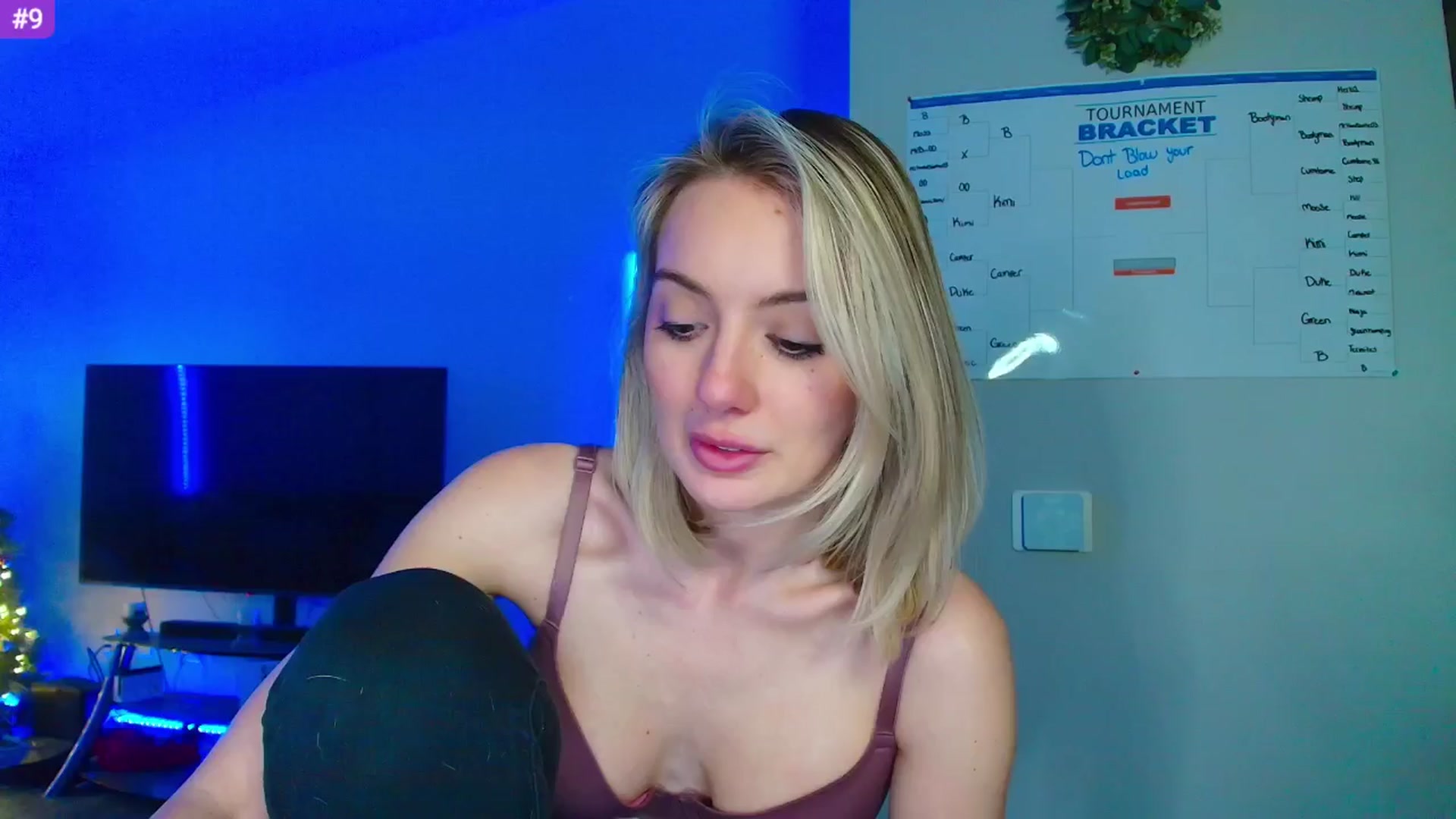 Gallery image thumbnail from Sammy_gray's myfreecams stream on, 03/27/2024, 03:44 image 17 of 20