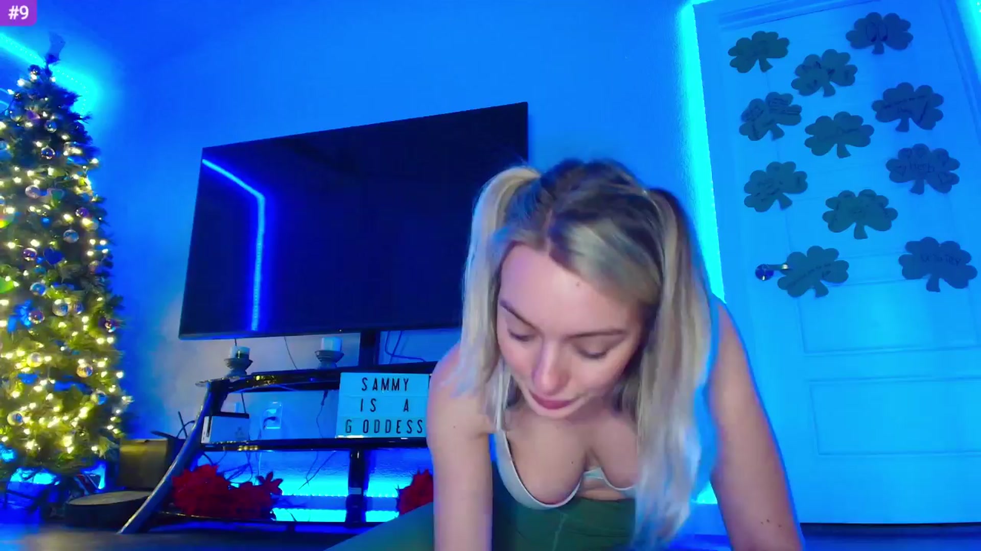 Gallery image thumbnail from Sammy_gray's myfreecams stream on, 03/28/2024, 02:36 image 14 of 20