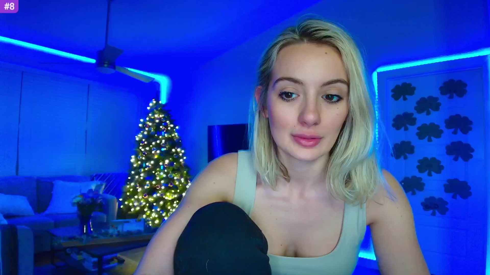 Gallery image thumbnail from Sammy_gray's myfreecams stream on, 03/29/2024, 04:50 image 13 of 20