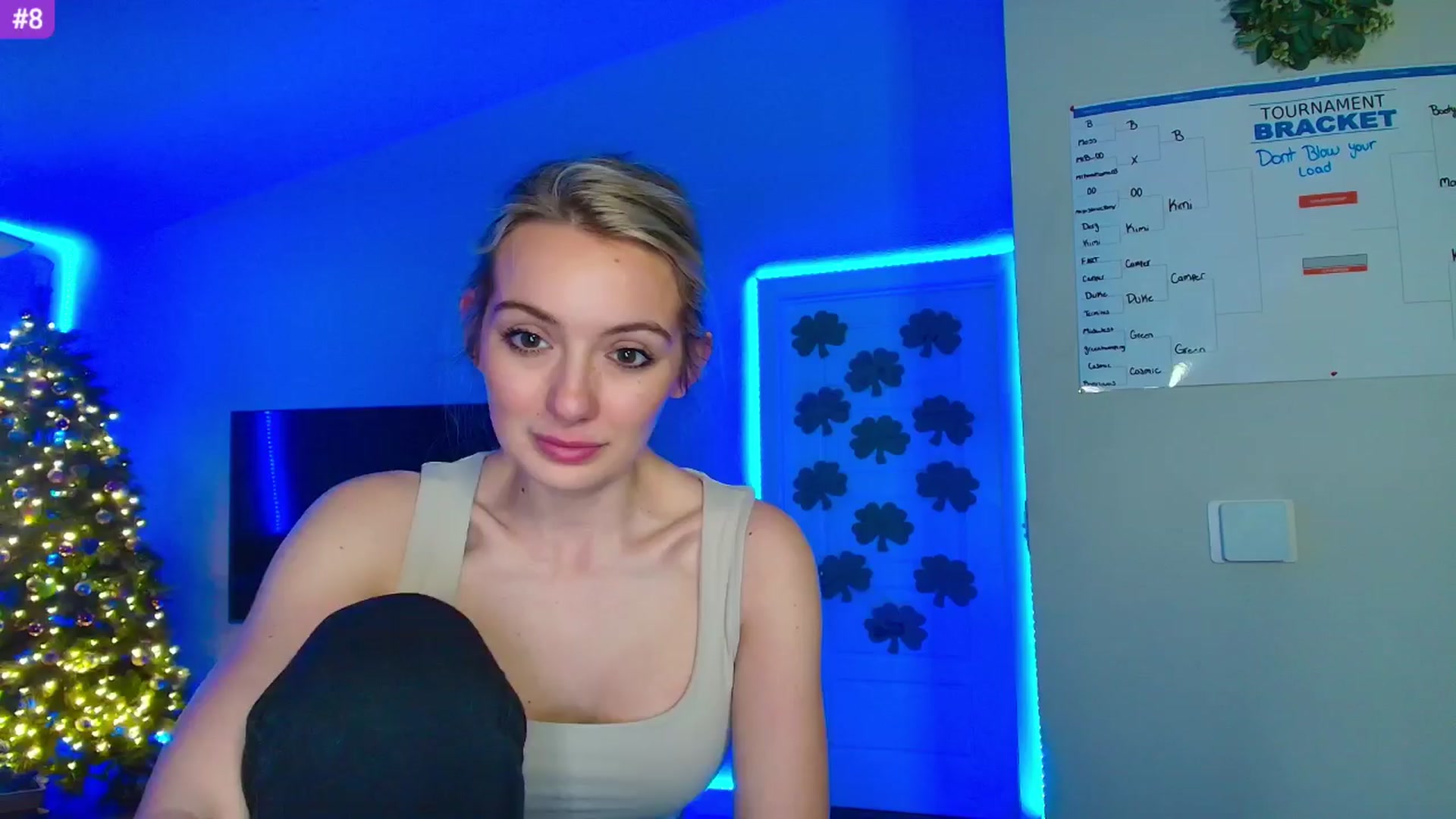 Gallery image thumbnail from Sammy_gray's myfreecams stream on, 03/29/2024, 04:50 image 5 of 20
