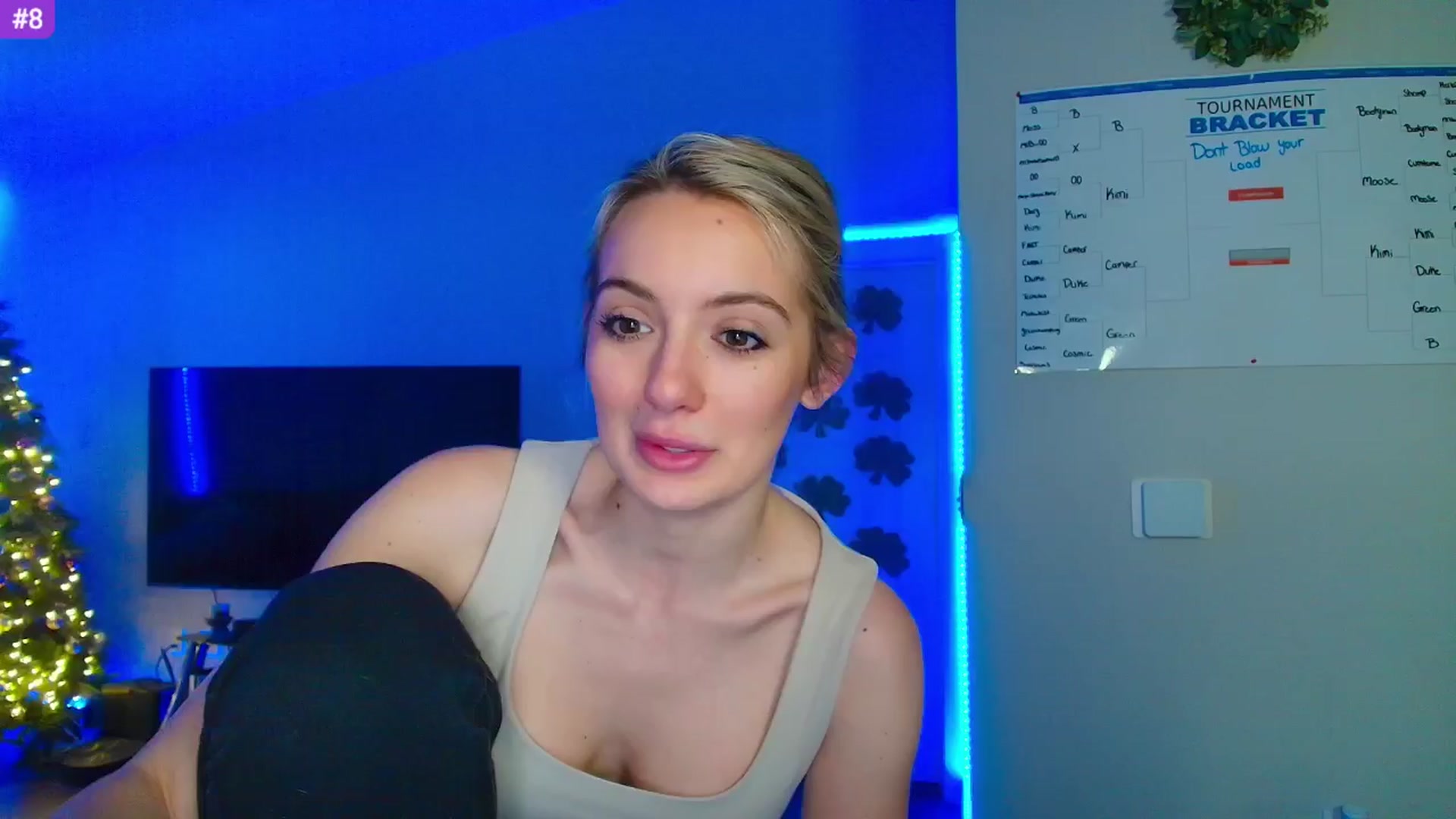 Gallery image thumbnail from Sammy_gray's myfreecams stream on, 03/29/2024, 04:50 image 3 of 20