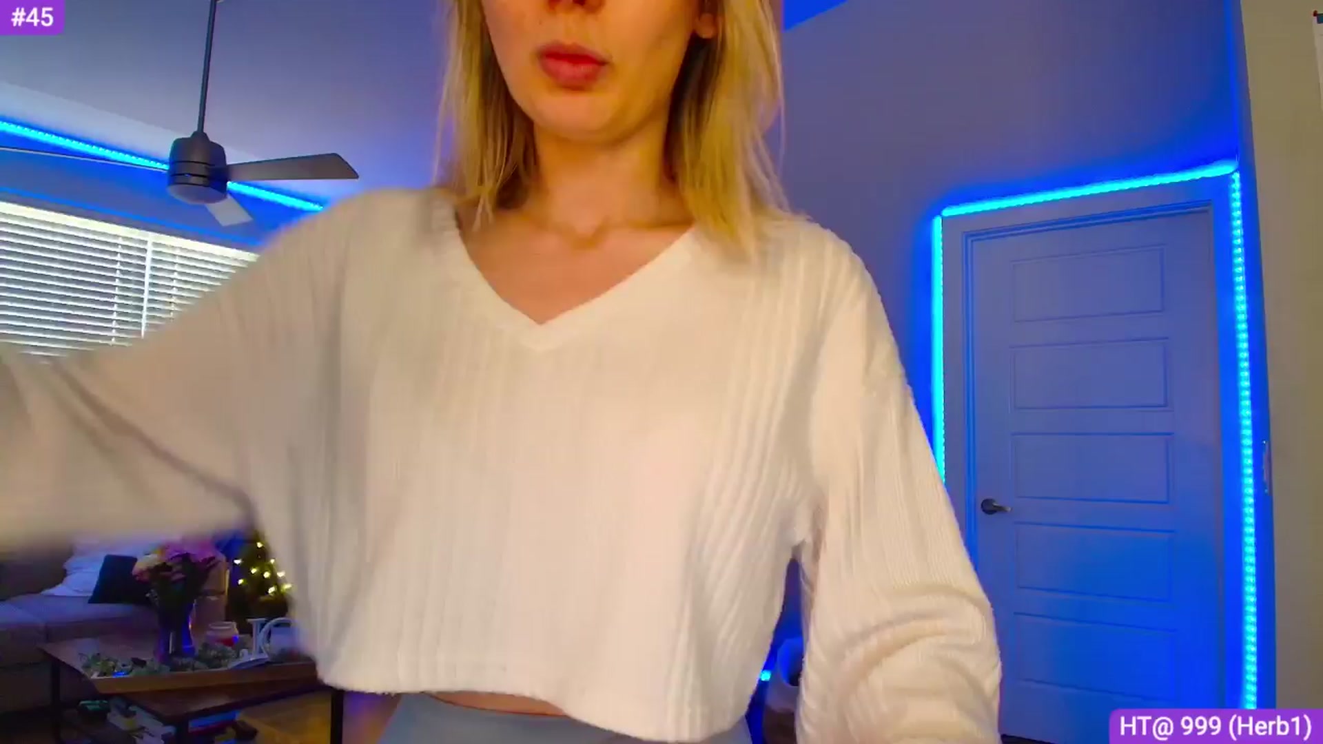 Gallery image thumbnail from Sammy_gray's myfreecams stream on, 04/03/2024, 24:28 image 18 of 20