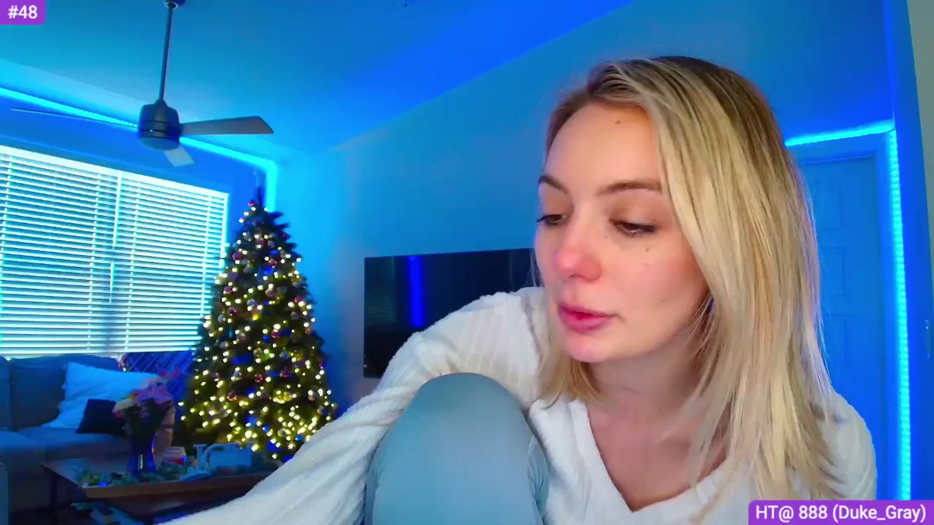 Gallery image thumbnail from Sammy_gray's myfreecams stream on, 04/03/2024, 24:28 image 12 of 20