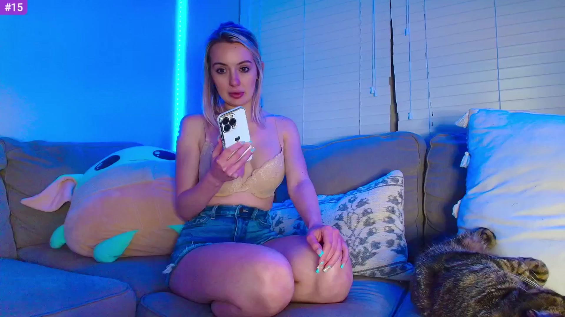 Gallery image thumbnail from Sammy_gray's myfreecams stream on, 04/08/2024, 08:15 image 18 of 20