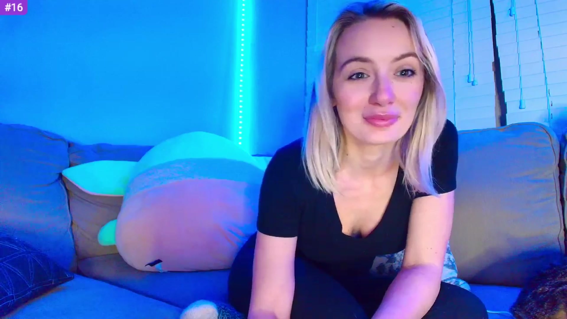 Gallery image thumbnail from Sammy_gray's myfreecams stream on, 04/09/2024, 07:42 image 13 of 20