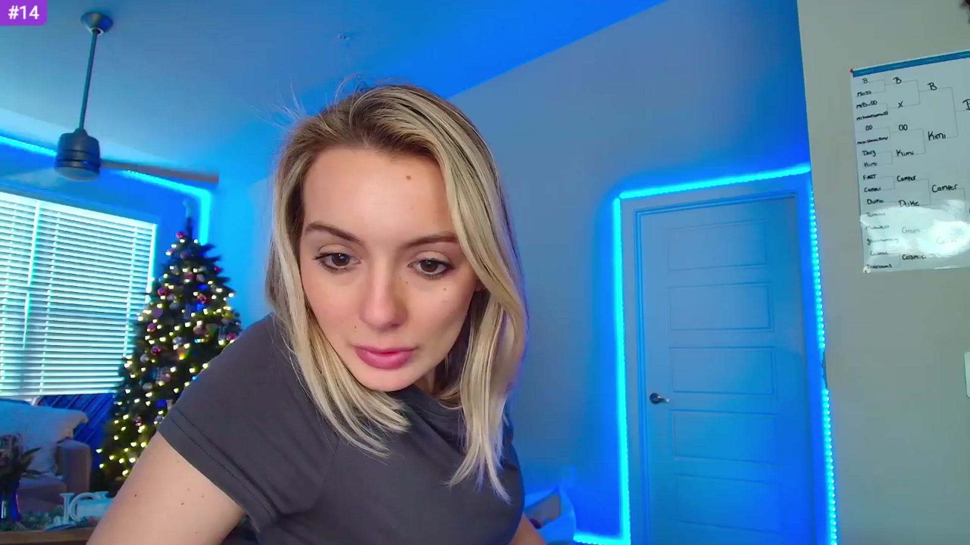 Gallery image thumbnail from Sammy_gray's myfreecams stream on, 04/12/2024, 24:42 image 1 of 20