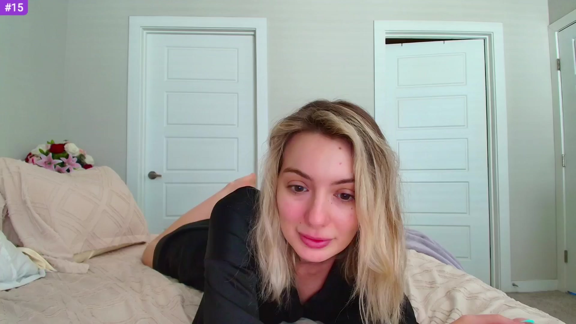Gallery image thumbnail from Sammy_gray's myfreecams stream on, 04/13/2024, 20:33 image 12 of 20
