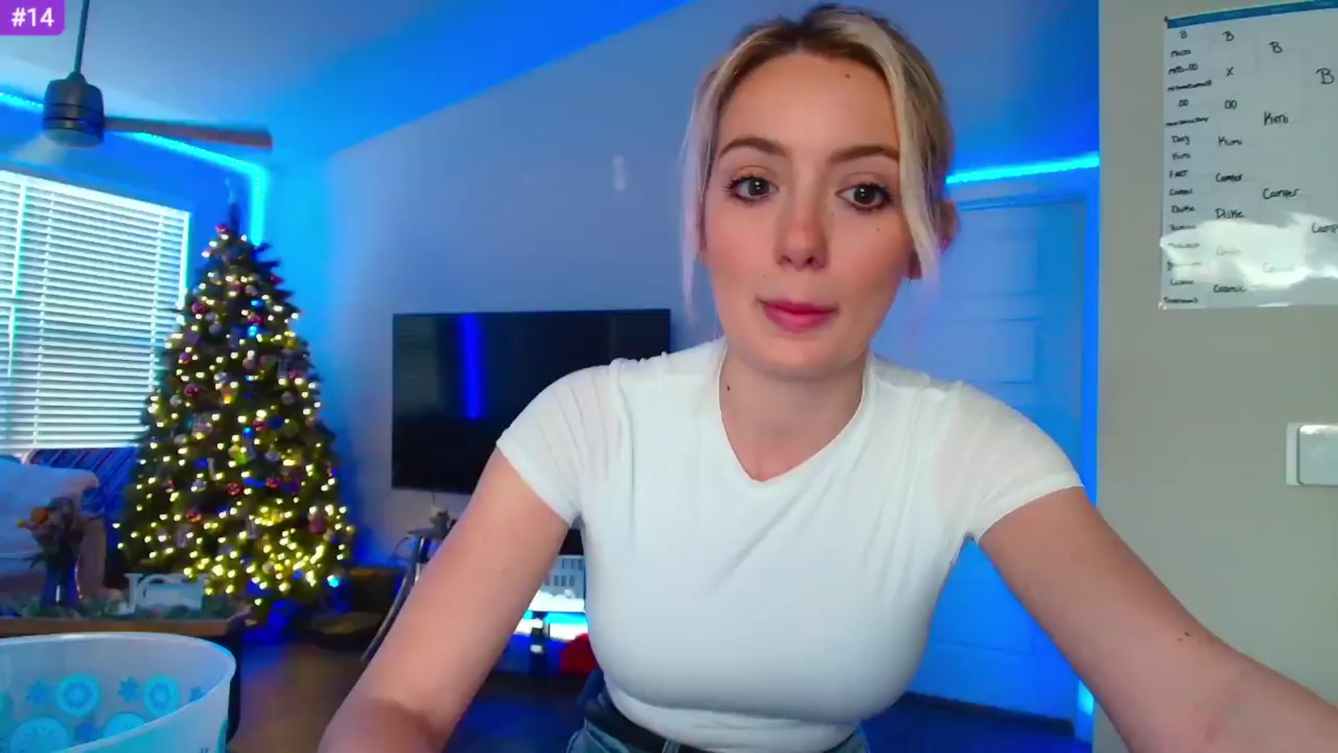 Gallery image thumbnail from Sammy_gray's myfreecams stream on, 04/14/2024, 24:02 image 19 of 20