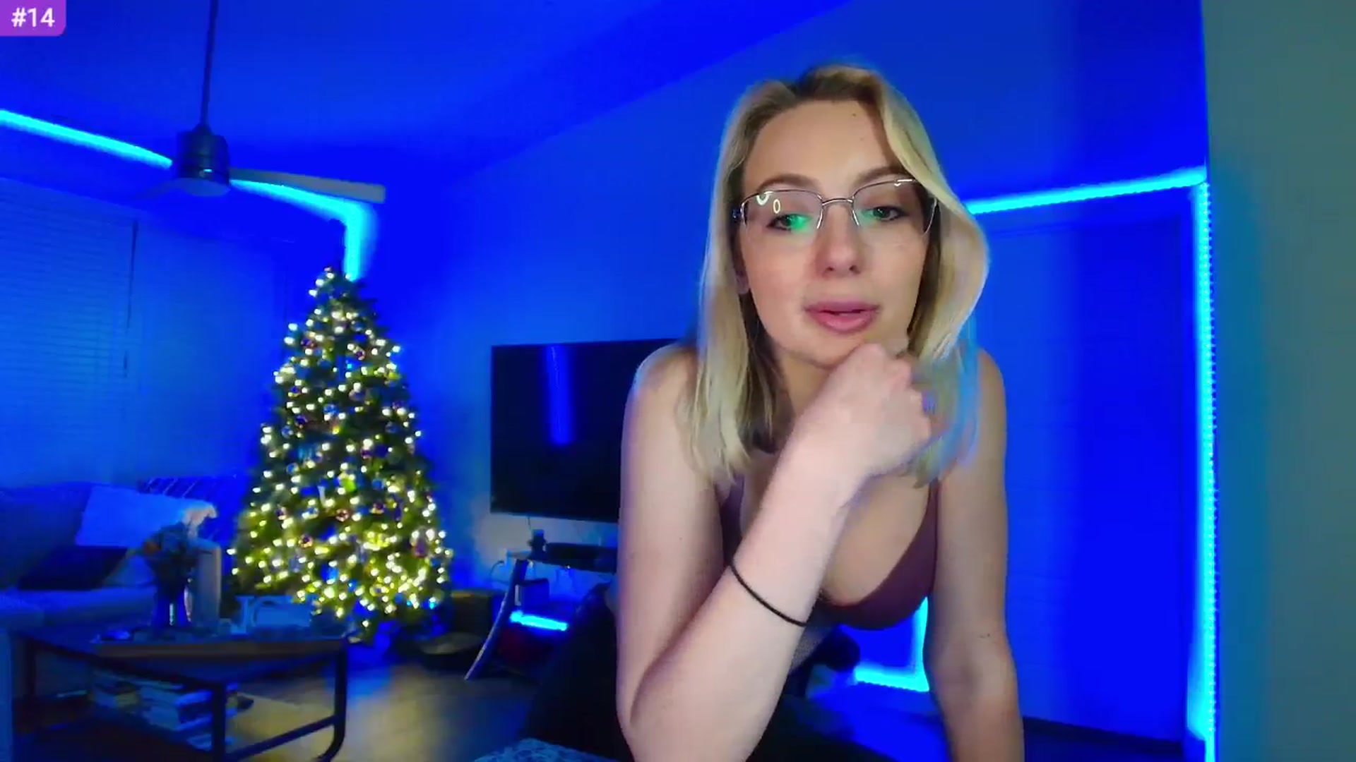 Gallery image thumbnail from Sammy_gray's myfreecams stream on, 04/16/2024, 06:44 image 13 of 20