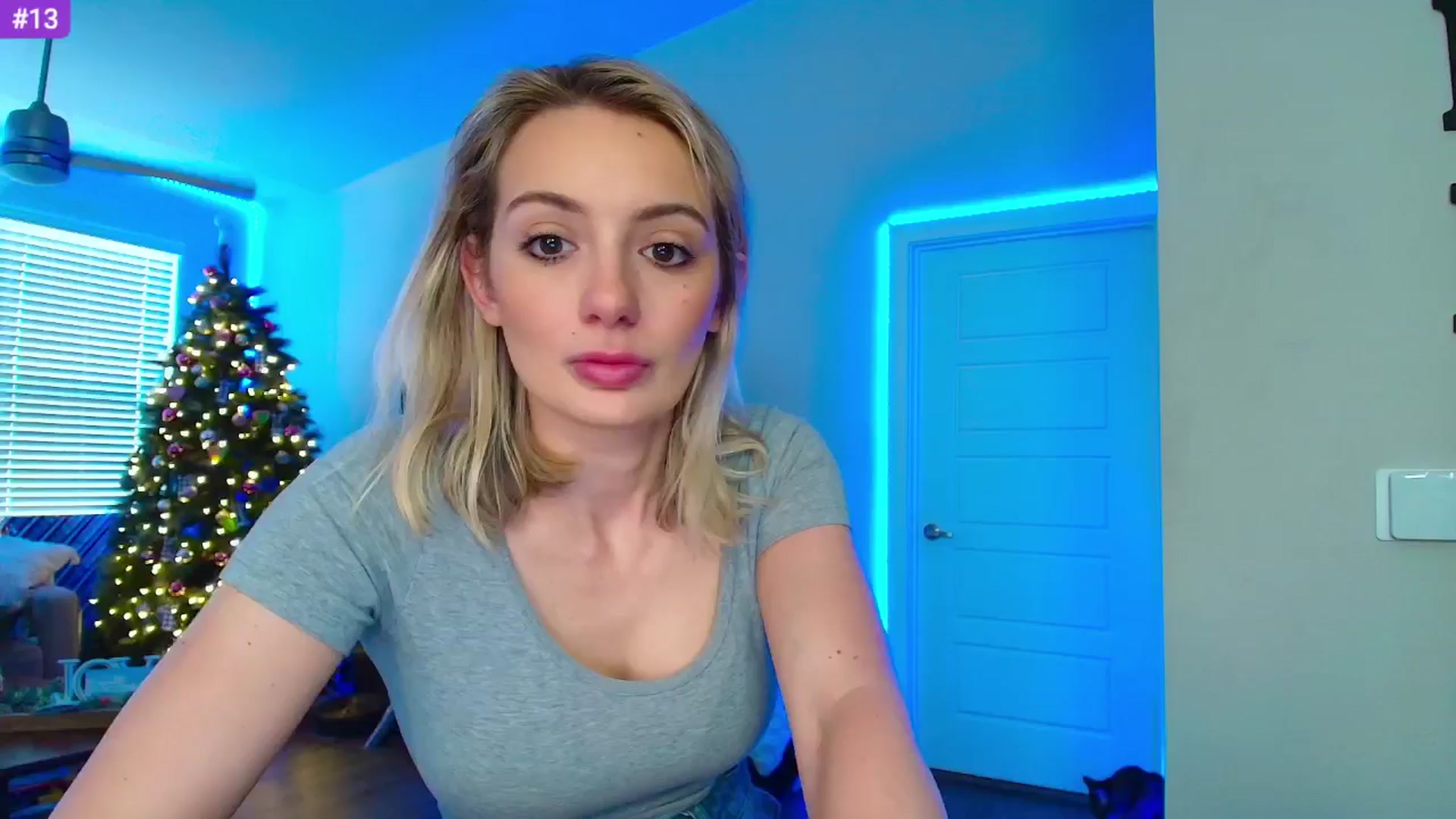 Gallery image thumbnail from Sammy_gray's myfreecams stream on, 04/22/2024, 24:03 image 8 of 20