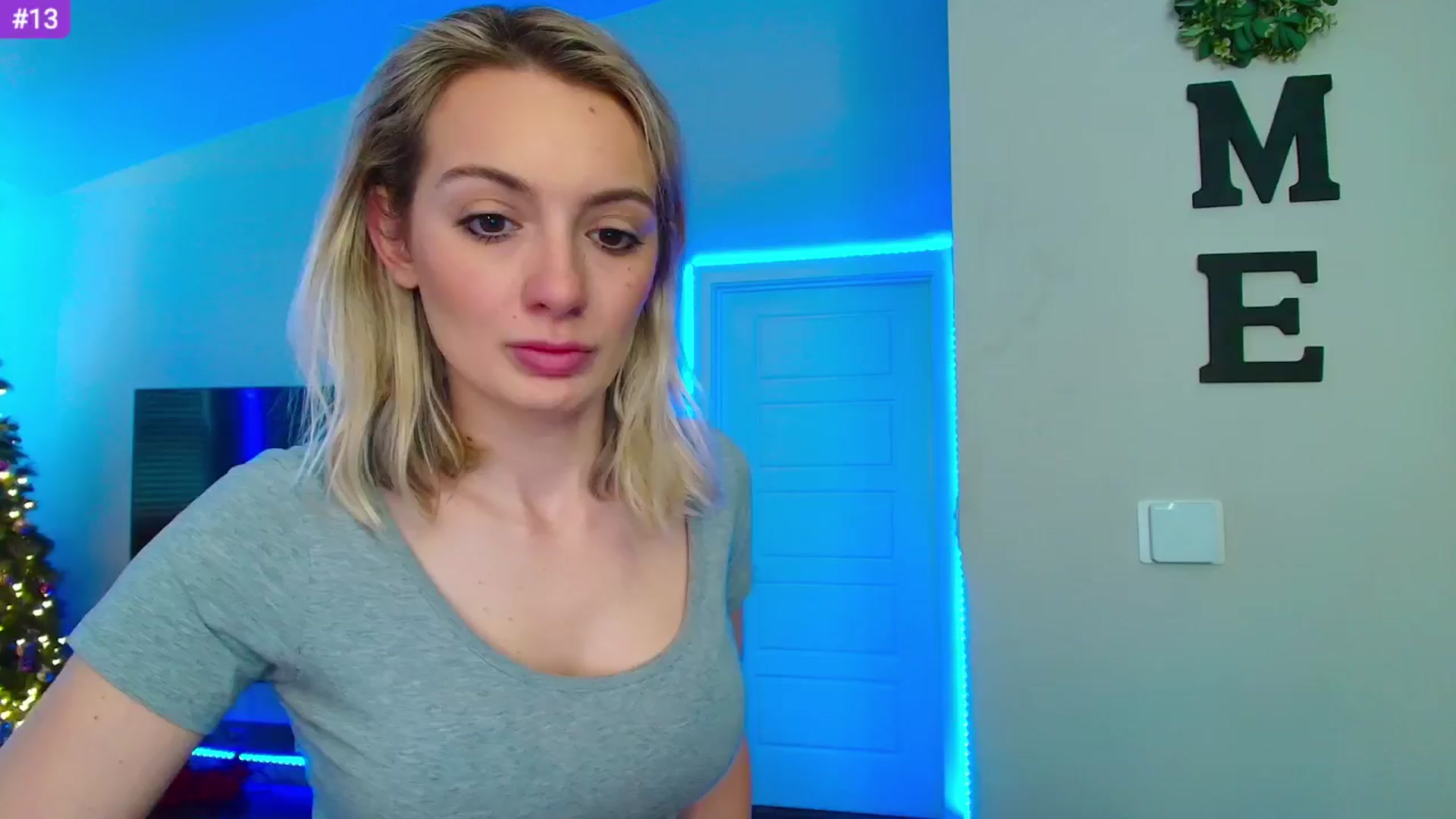 Gallery image thumbnail from Sammy_gray's myfreecams stream on, 04/22/2024, 24:03 image 11 of 20