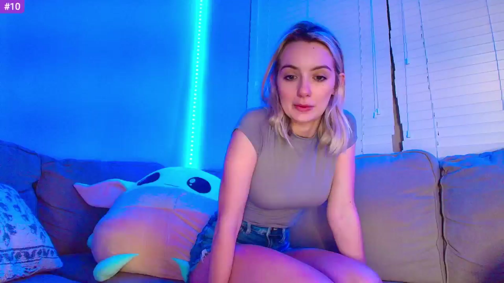 Gallery image thumbnail from Sammy_gray's myfreecams stream on, 04/23/2024, 06:11 image 6 of 20