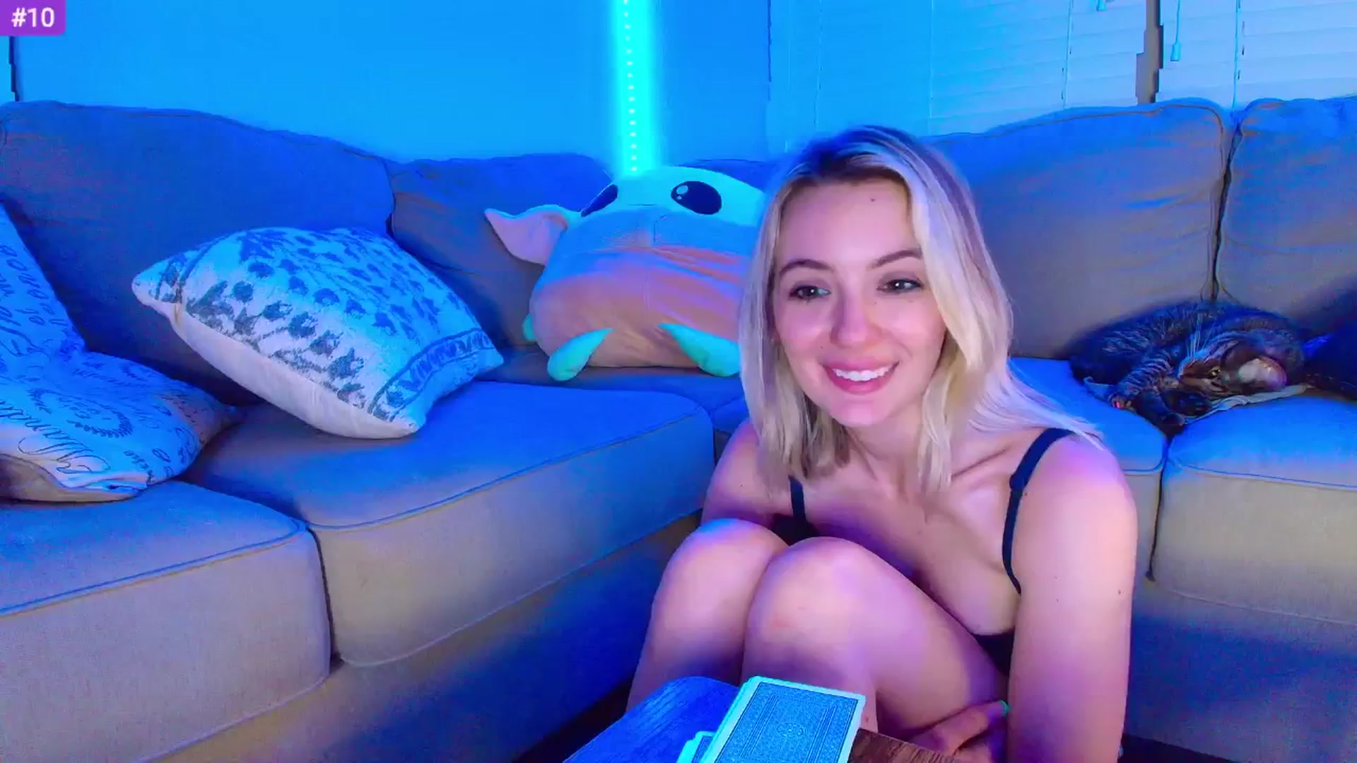 Gallery image thumbnail from Sammy_gray's myfreecams stream on, 04/23/2024, 08:25 image 4 of 20