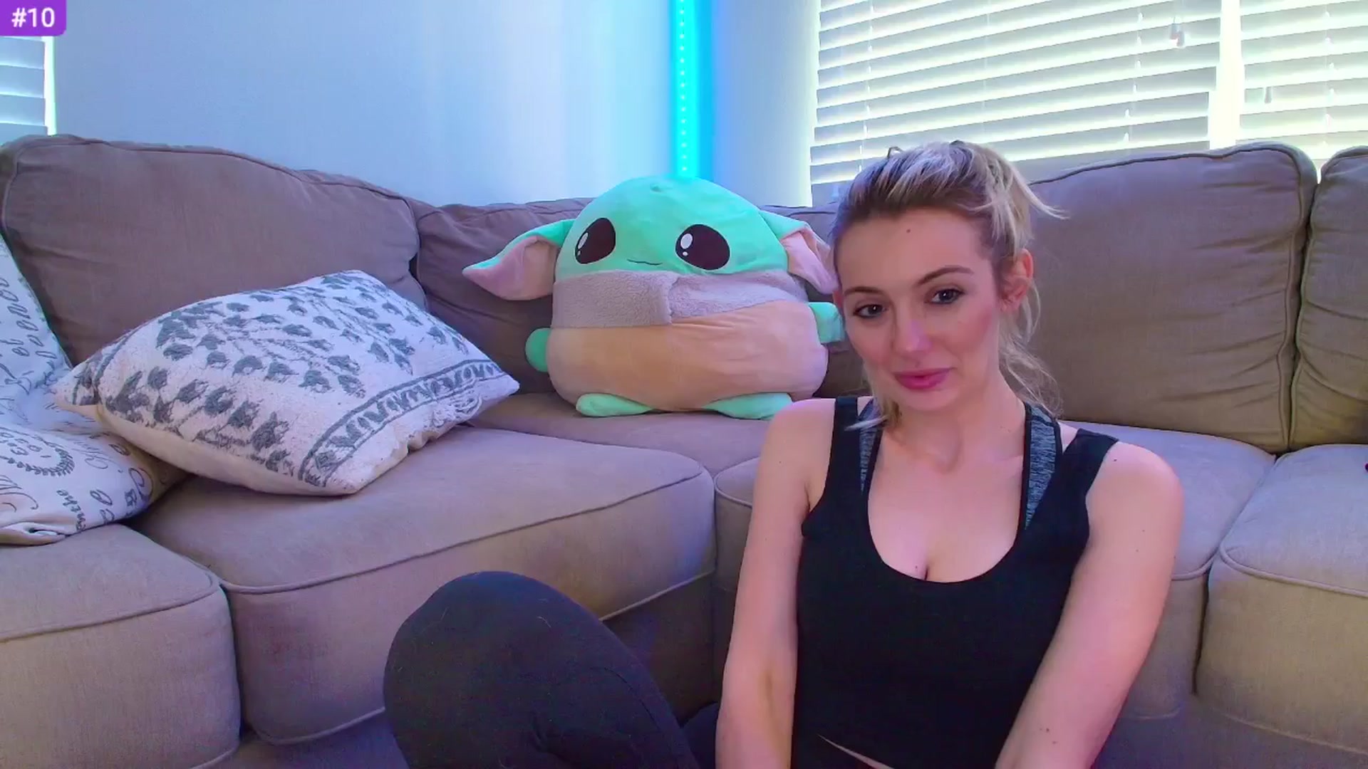 Gallery image thumbnail from Sammy_gray's myfreecams stream on, 04/24/2024, 01:13 image 8 of 20