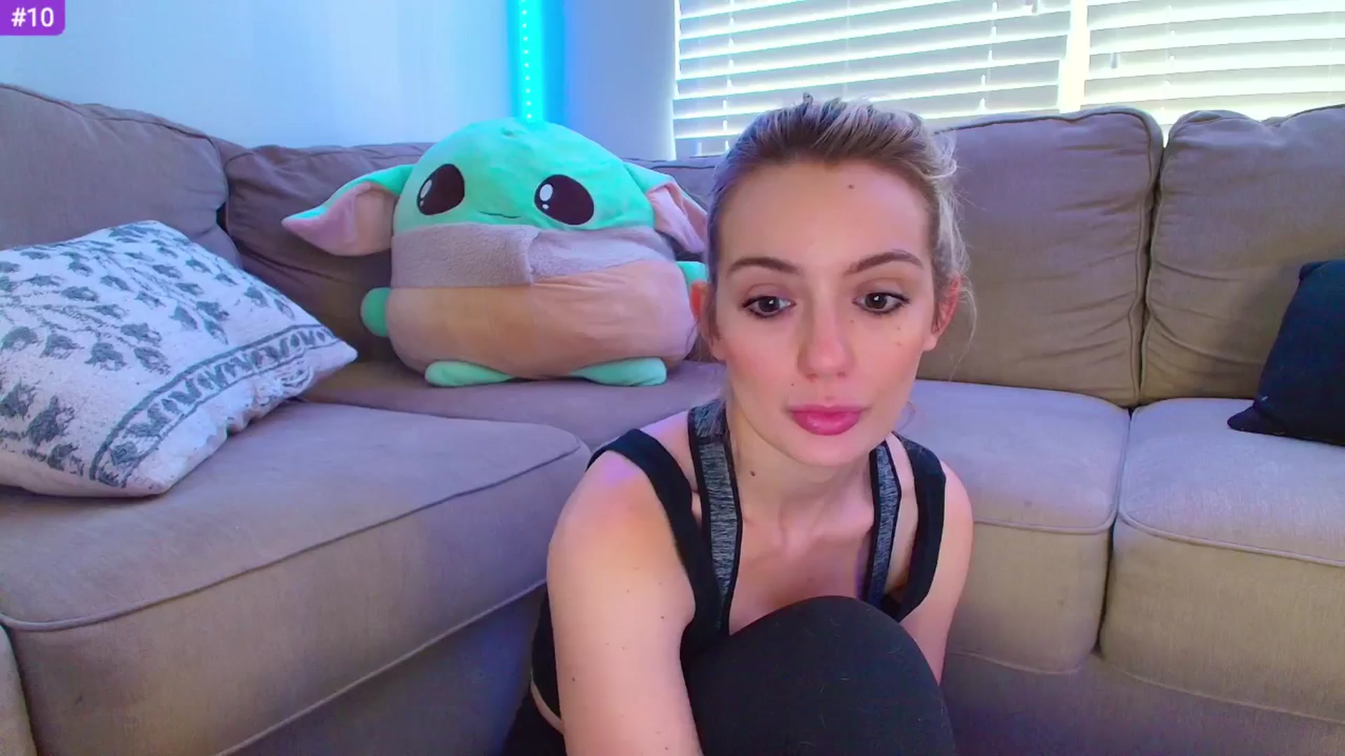 Gallery image thumbnail from Sammy_gray's myfreecams stream on, 04/24/2024, 01:13 image 3 of 20