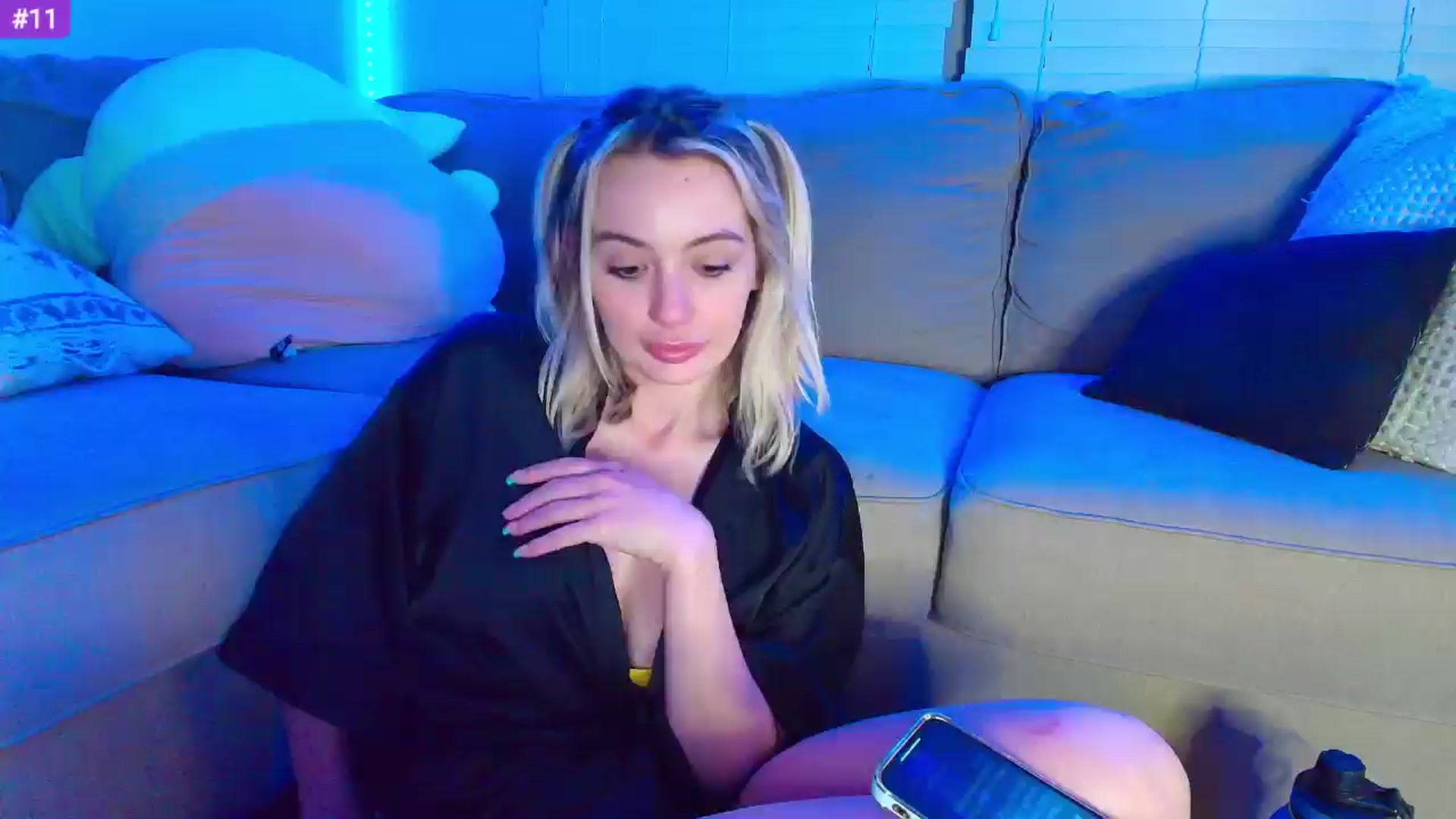 Gallery image thumbnail from Sammy_gray's myfreecams stream on, 04/24/2024, 08:46 image 10 of 20