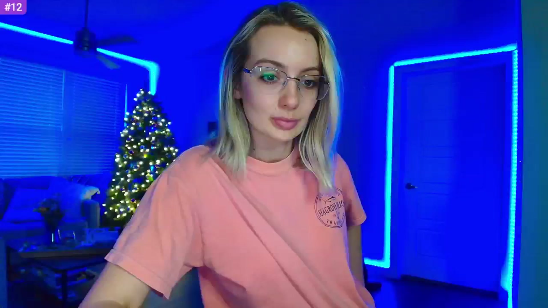 Gallery image thumbnail from Sammy_gray's myfreecams stream on, 04/25/2024, 02:33 image 10 of 20