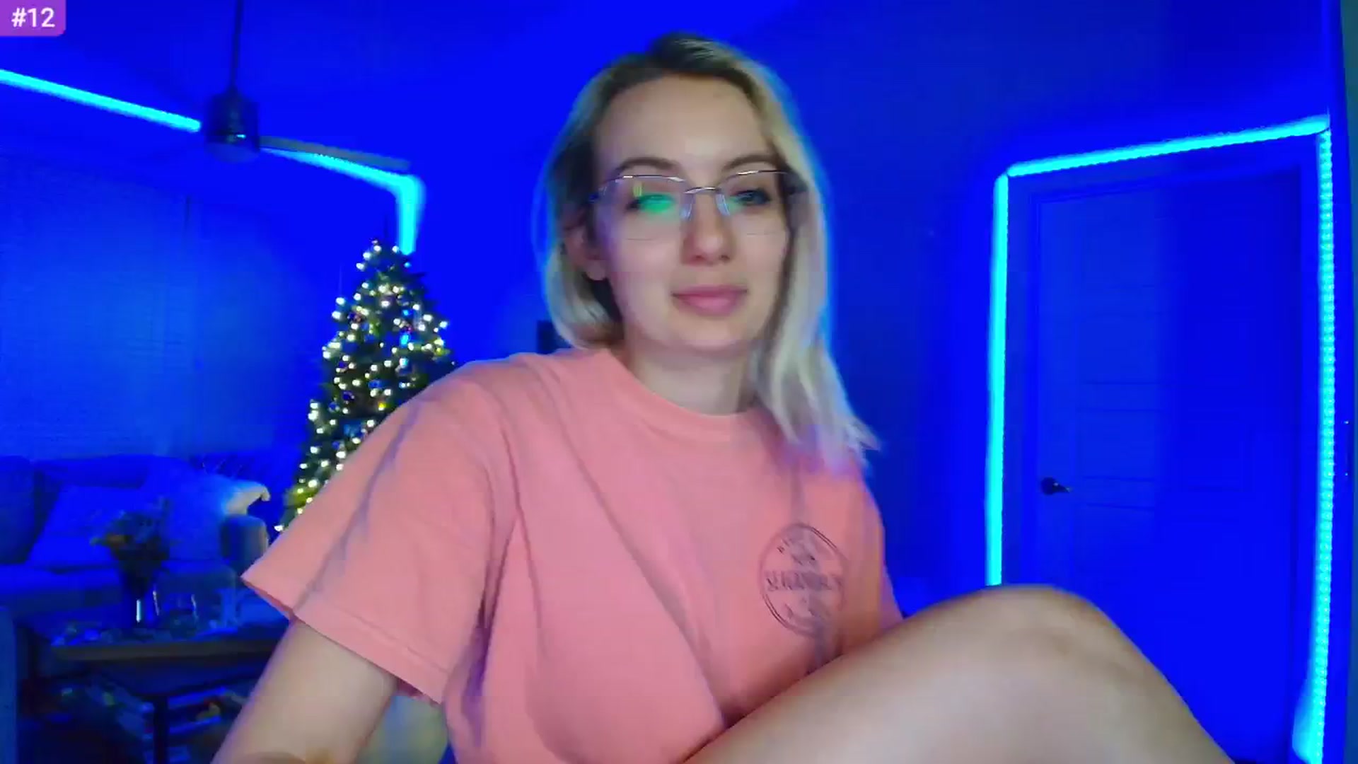 Gallery image thumbnail from Sammy_gray's myfreecams stream on, 04/25/2024, 02:33 image 17 of 20
