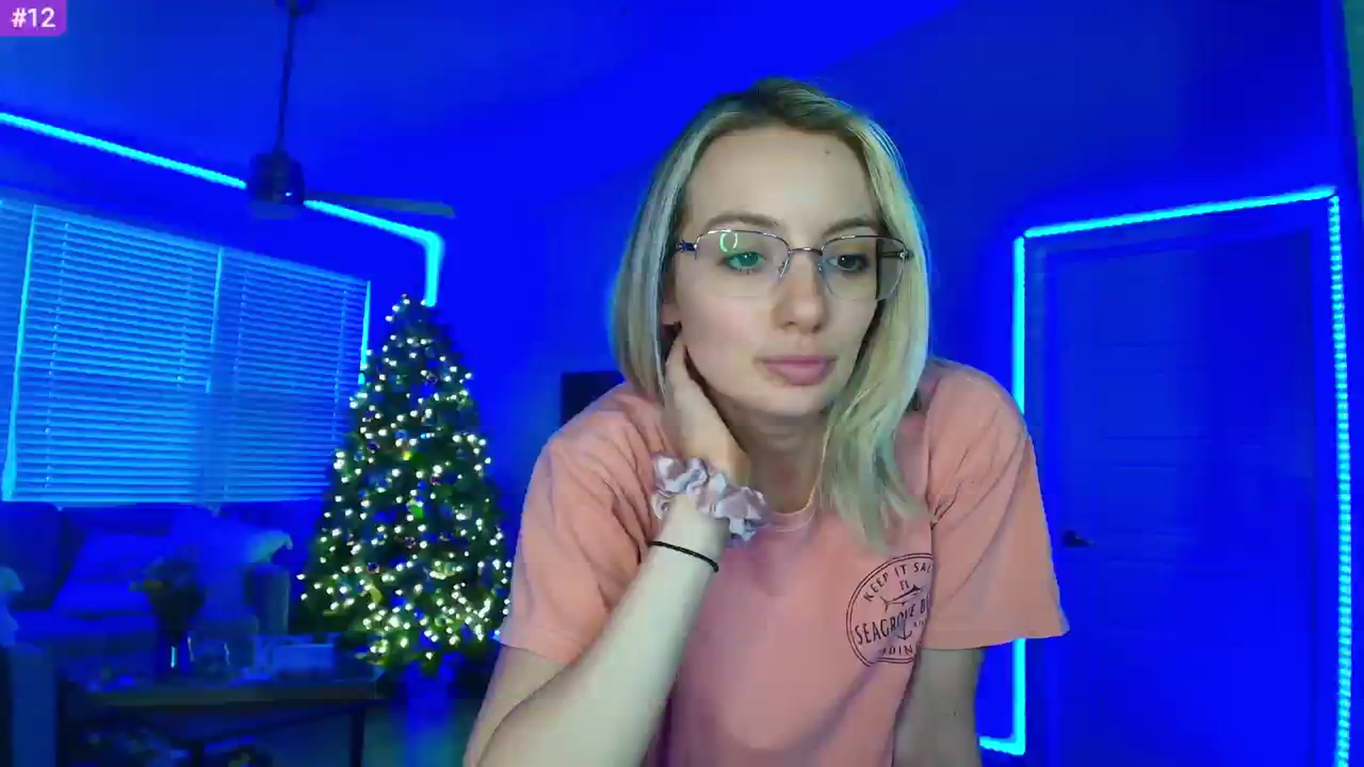 Gallery image thumbnail from Sammy_gray's myfreecams stream on, 04/25/2024, 02:33 image 2 of 20